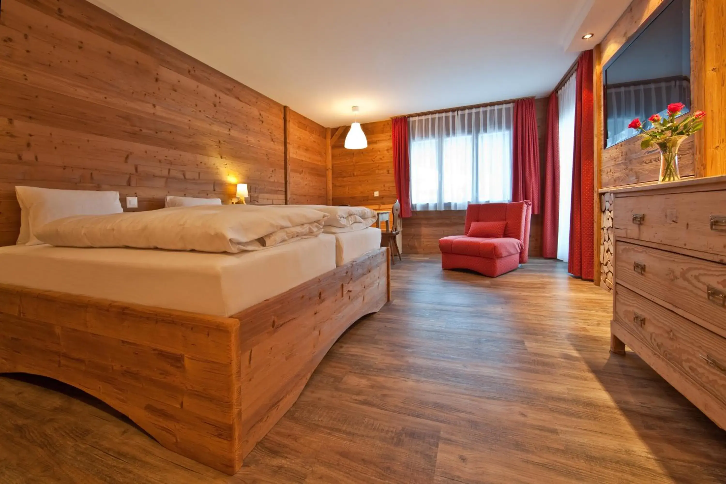 Photo of the whole room, Bed in Arosa Vetter Hotel