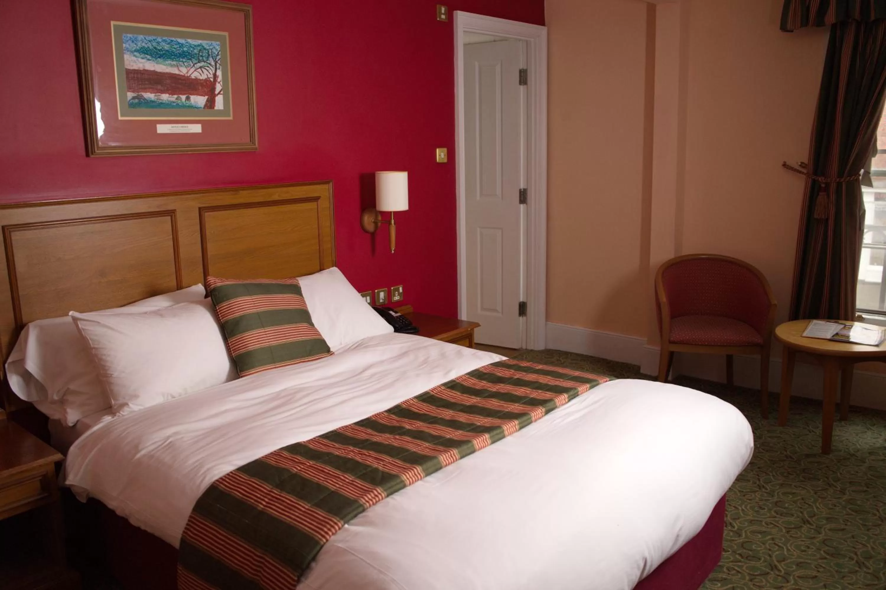 Bed in The Catherine Wheel Wetherspoon Hotel