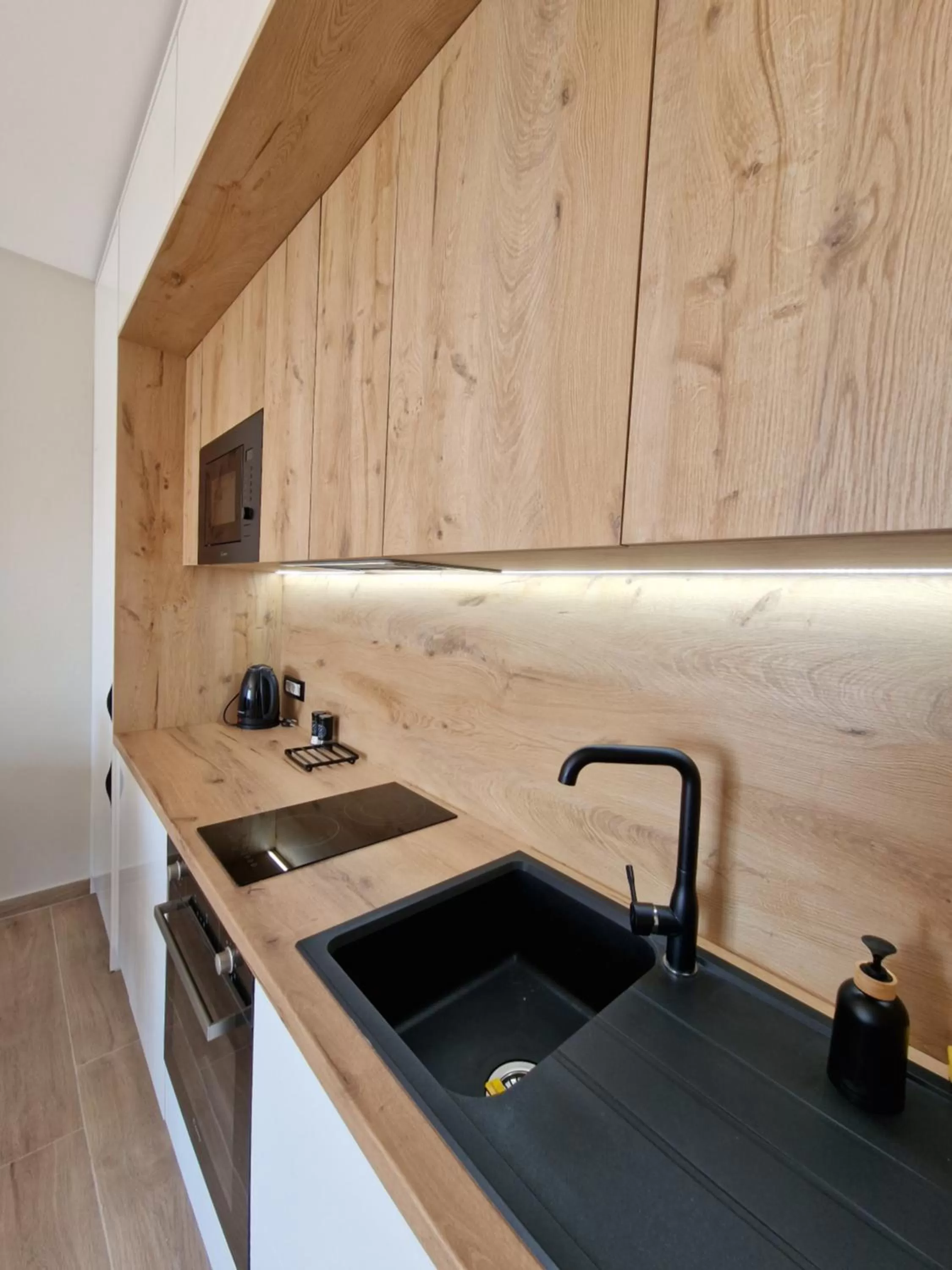 Kitchen or kitchenette, Kitchen/Kitchenette in Anchor Apartments