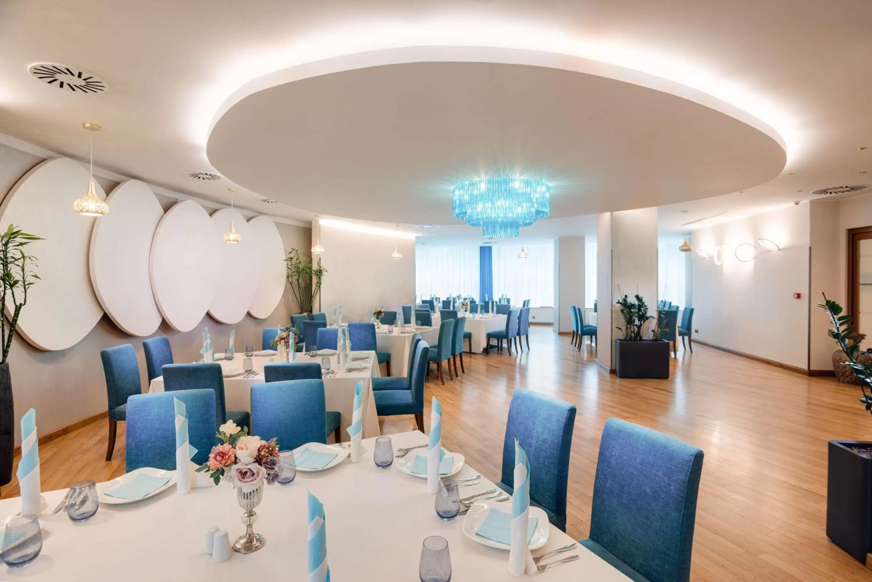 Restaurant/places to eat in DoubleTree by Hilton Hotel Cluj - City Plaza