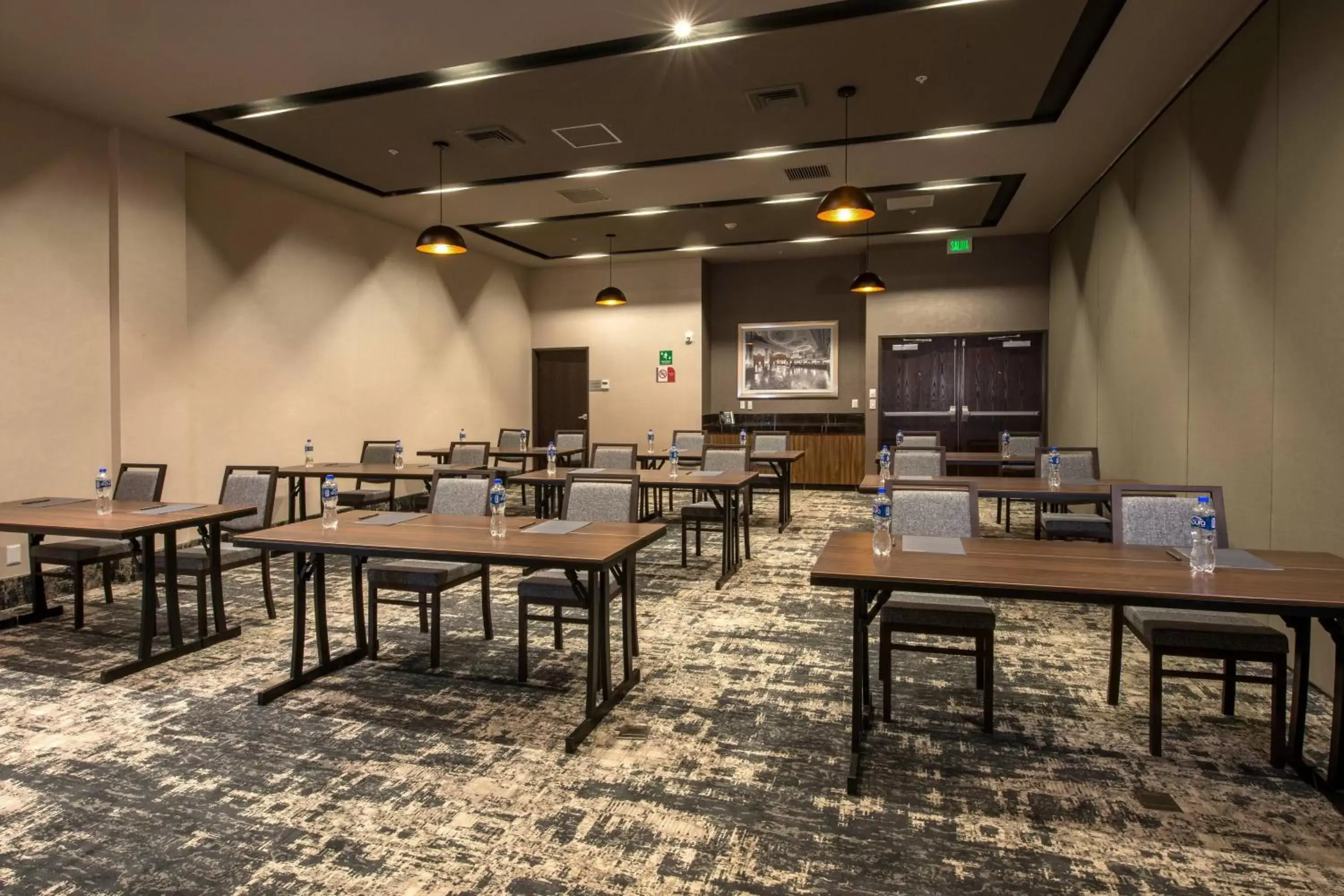 Meeting/conference room, Restaurant/Places to Eat in Courtyard by Marriott San Luis Potosi, Los Lagos
