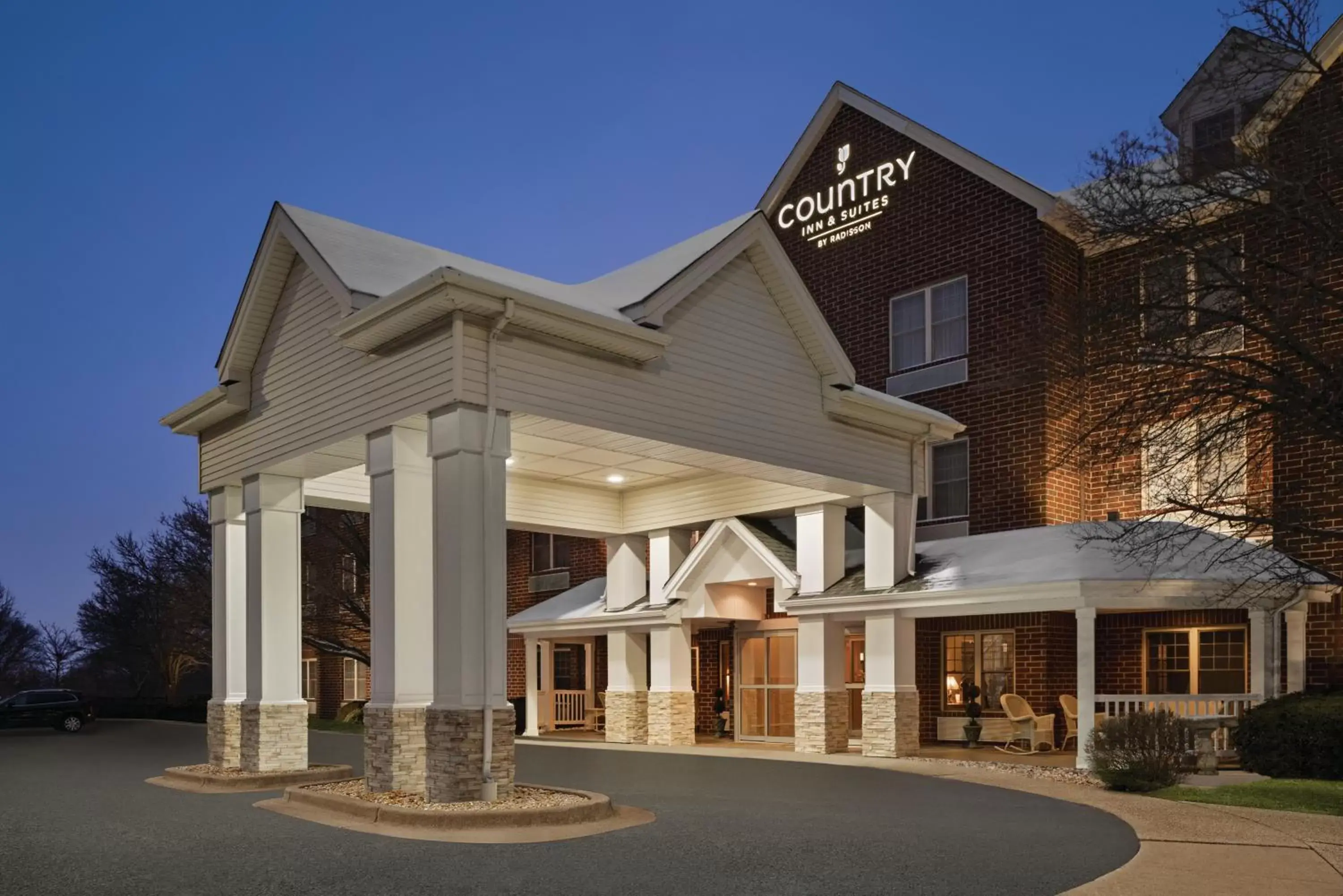 Facade/entrance, Property Building in Country Inn & Suites by Radisson, Schaumburg, IL