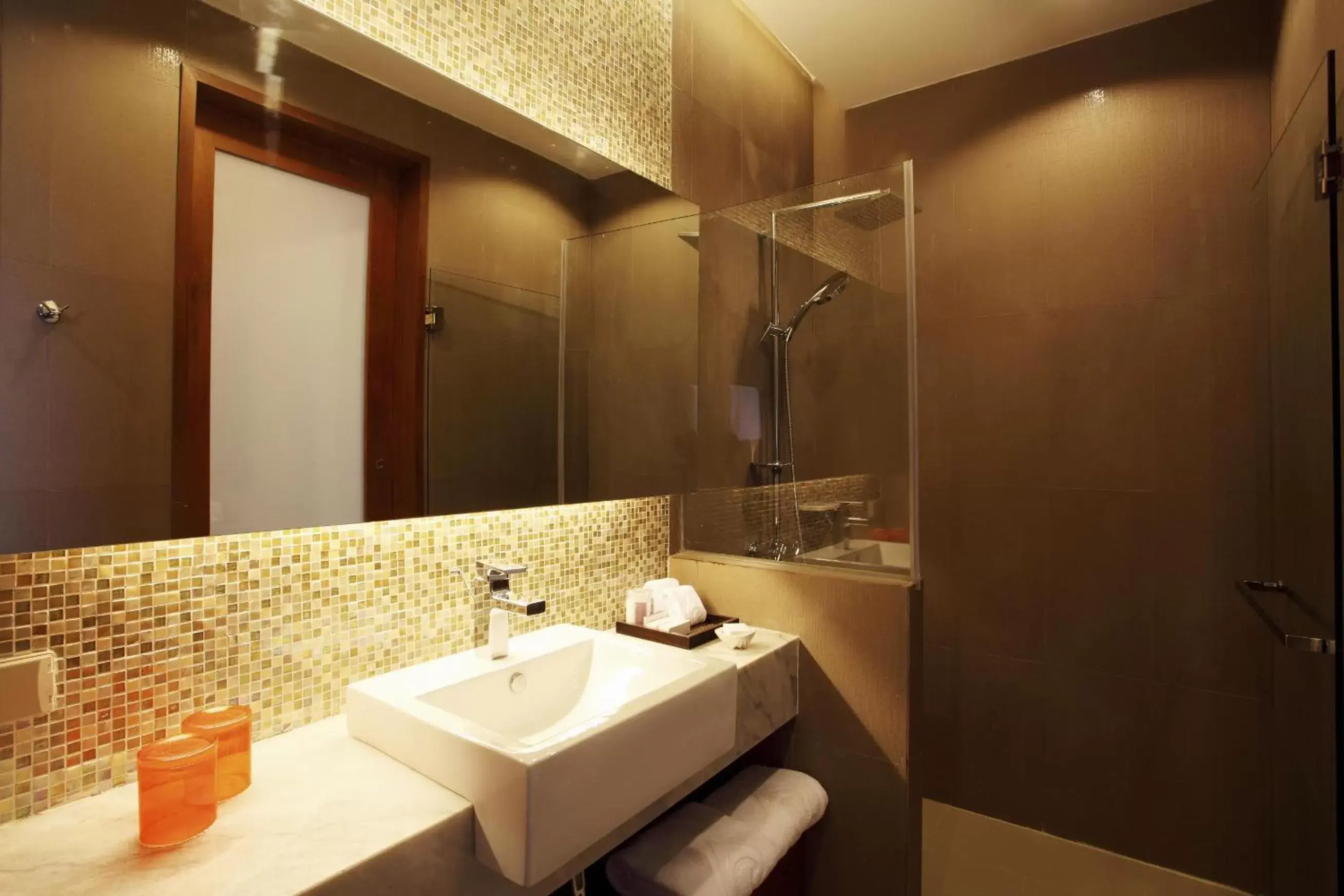 Shower, Bathroom in Seaview Resort Khao Lak - SHA Plus