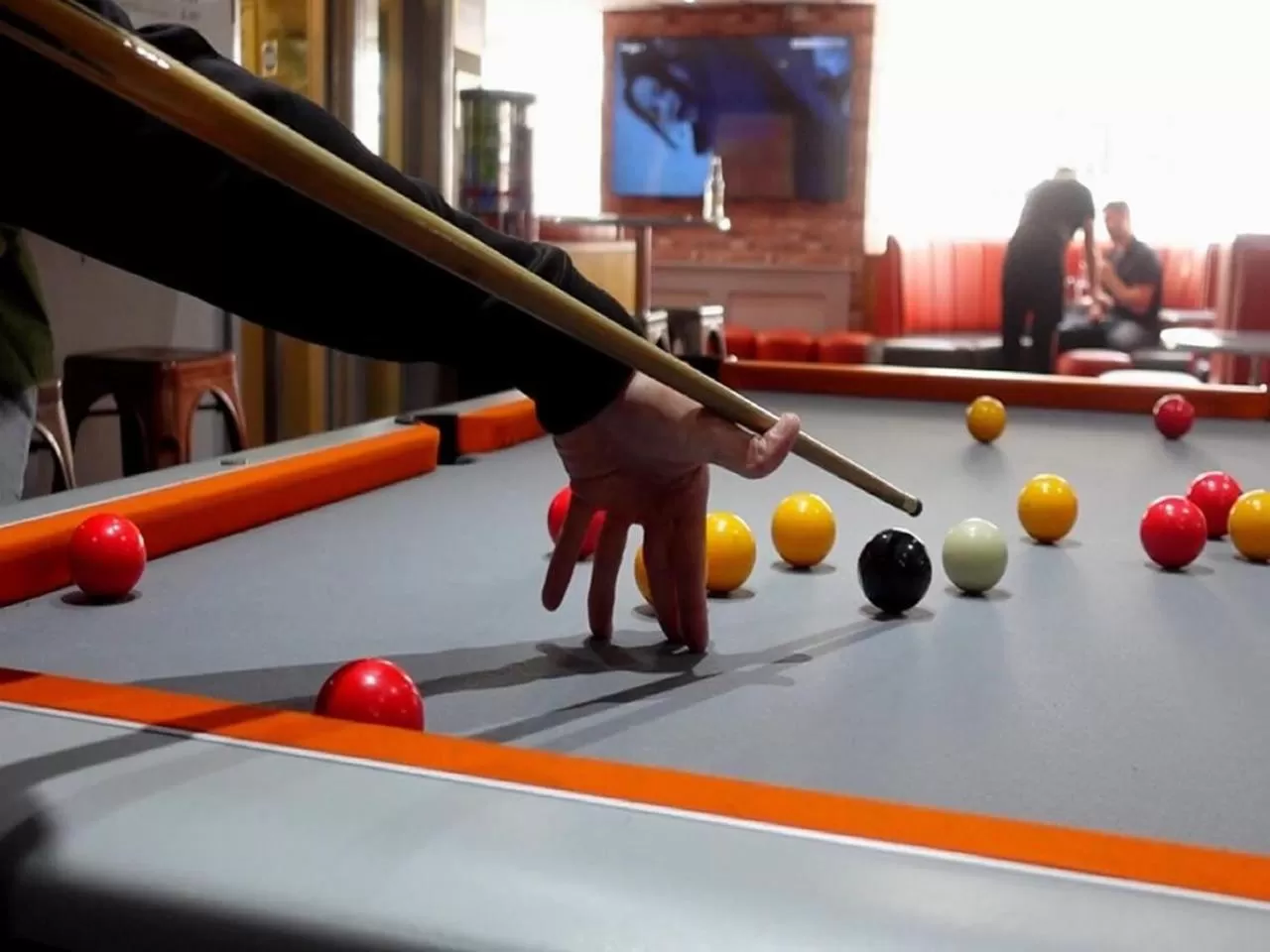 Communal lounge/ TV room in The Sandringham Court Hotel & Apartment Welcoming Large and Small Groups for 15 years