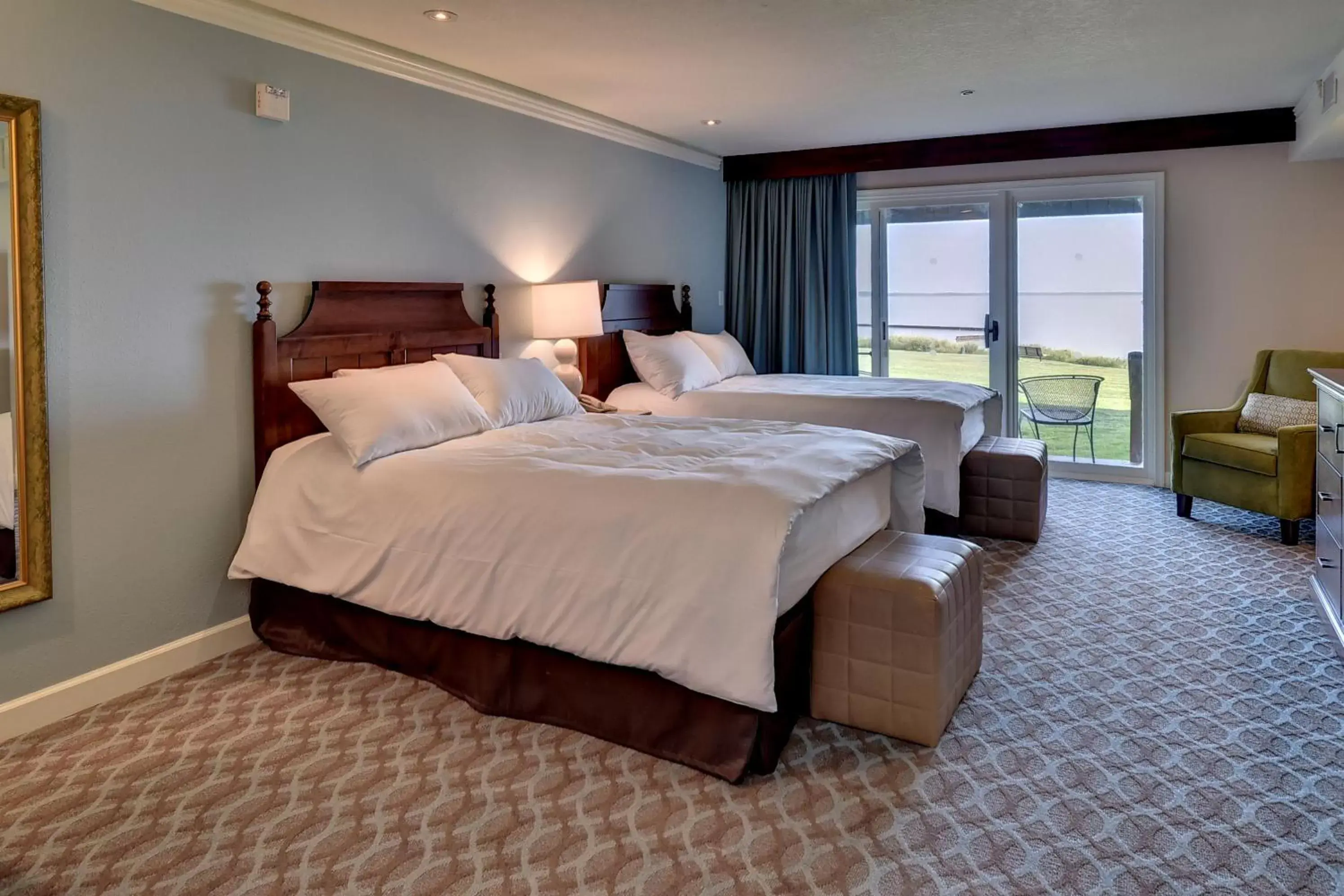 Photo of the whole room, Bed in Kingsmill Resort