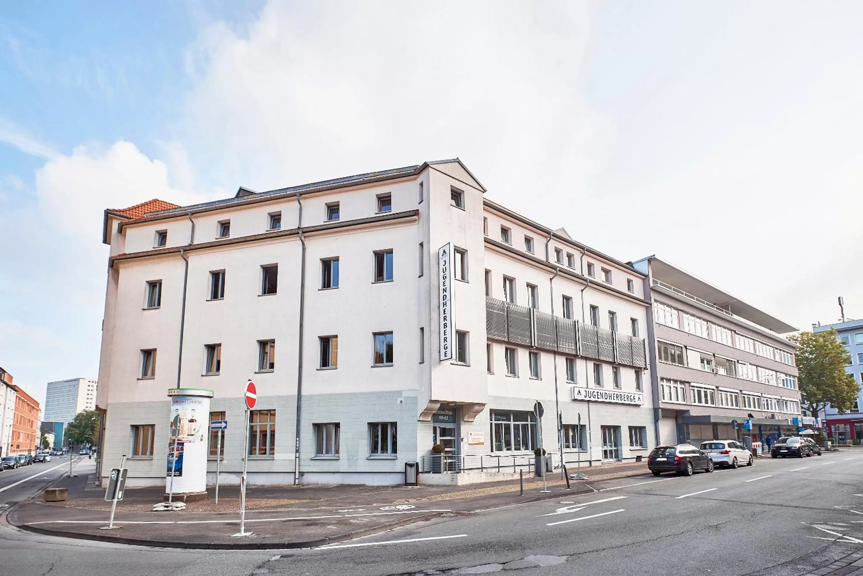 Facade/entrance in DJH-Gästehaus Bermuda3Eck