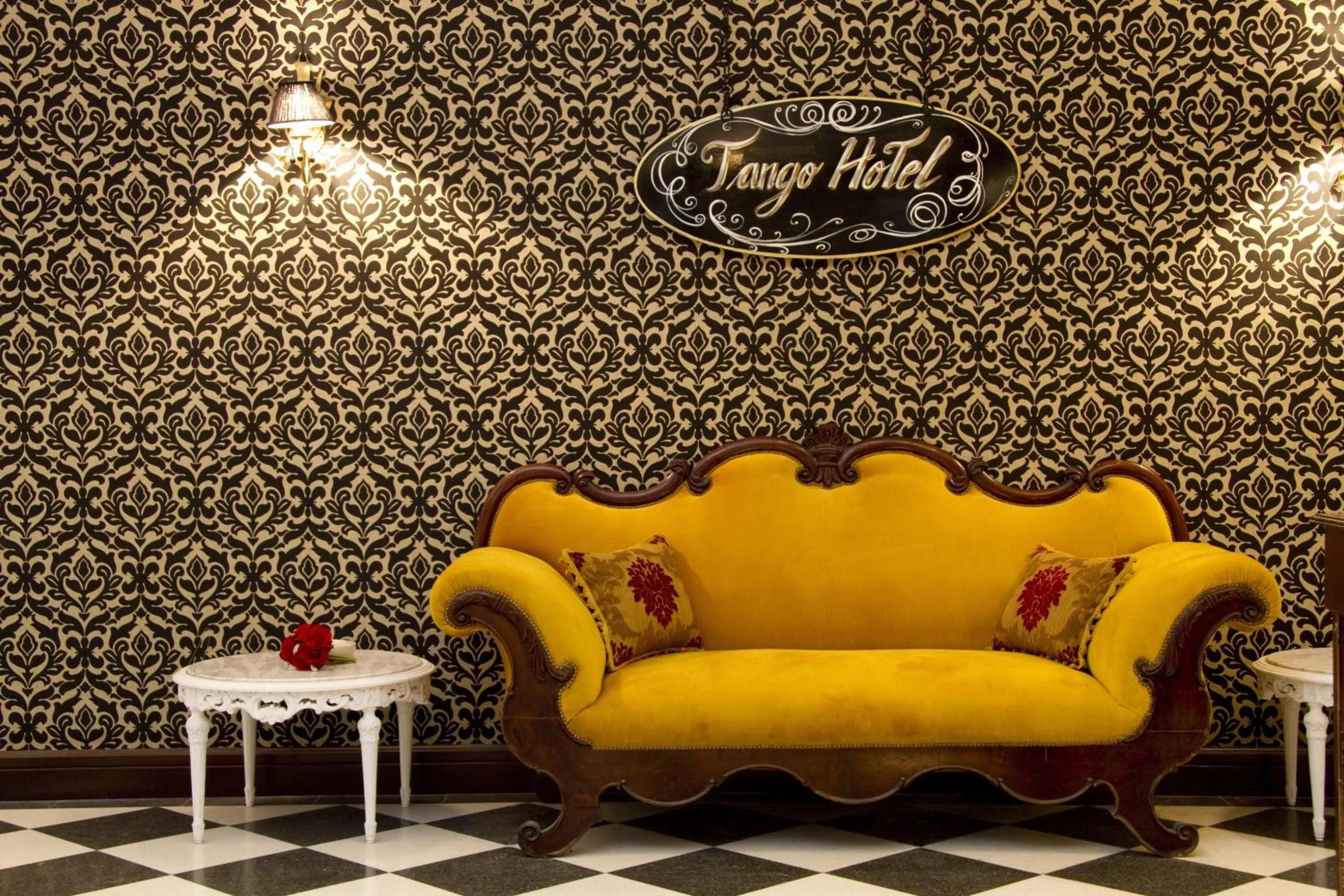 Lobby or reception in Tango de Mayo Hotel