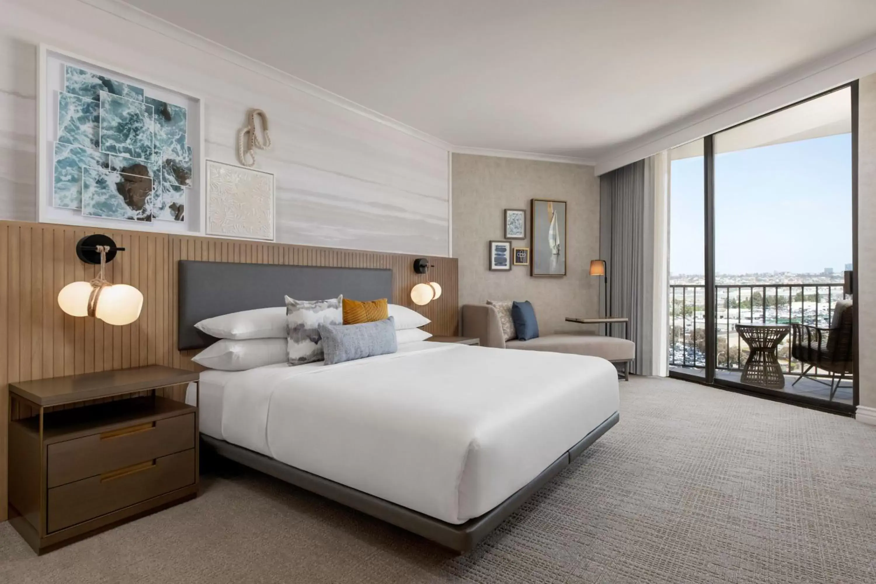 Bedroom in Sheraton San Diego Hotel & Marina