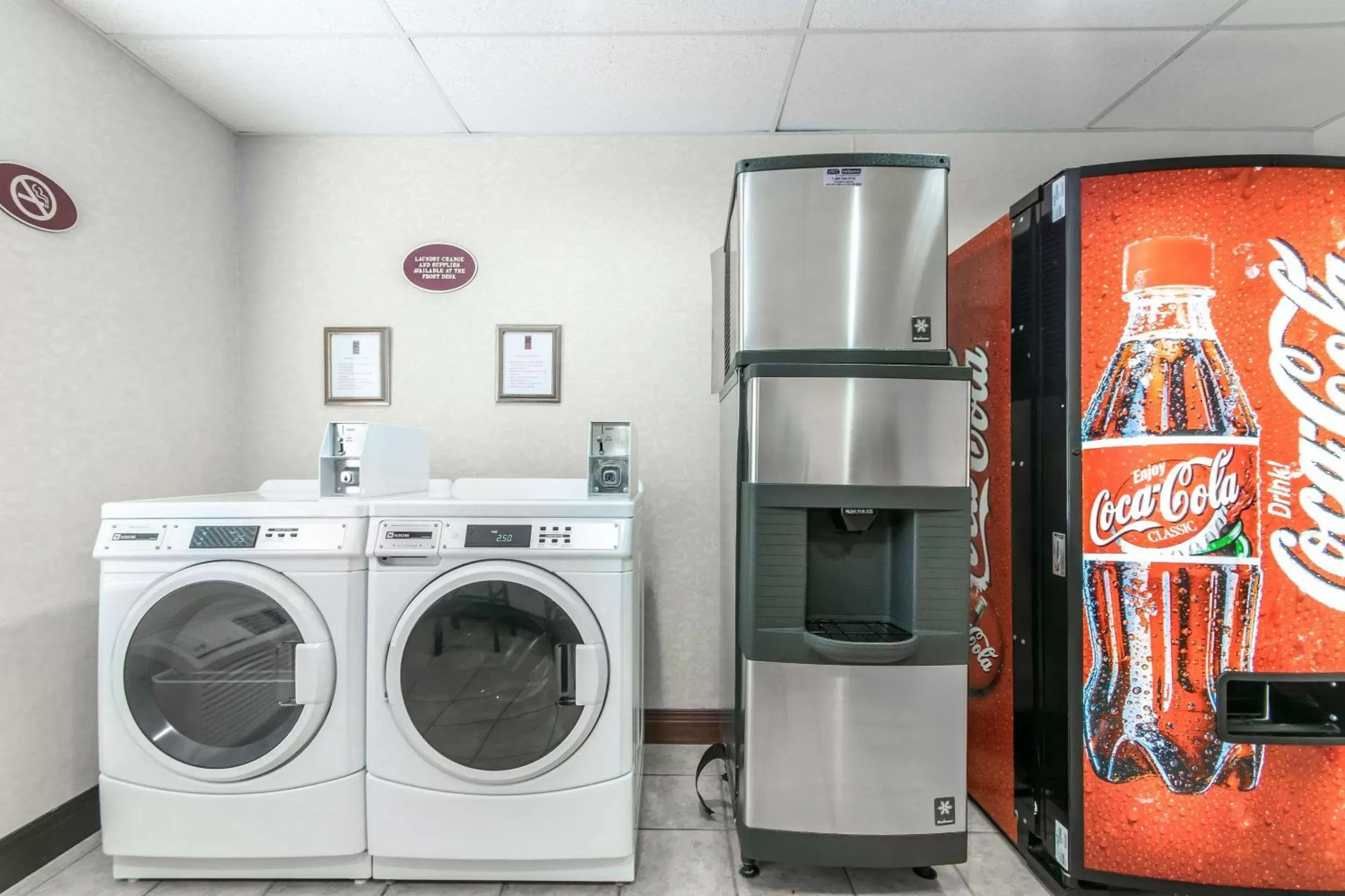 On site, Kitchen/Kitchenette in Comfort Suites Owensboro