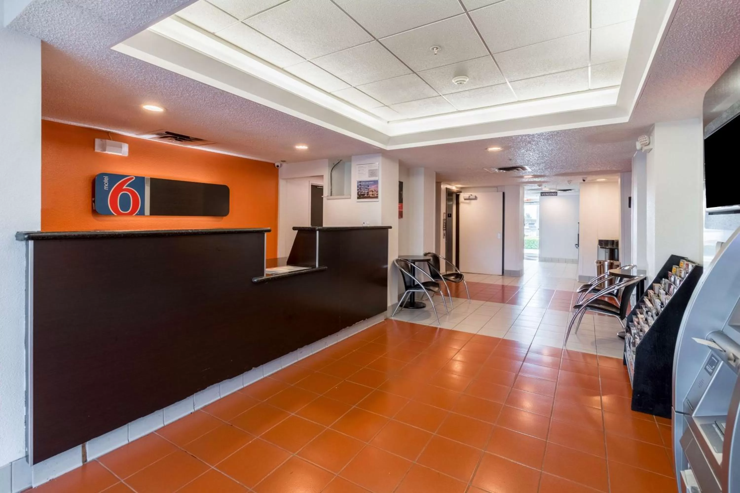 Lobby or reception in Motel 6-Irving, TX - DFW Airport North