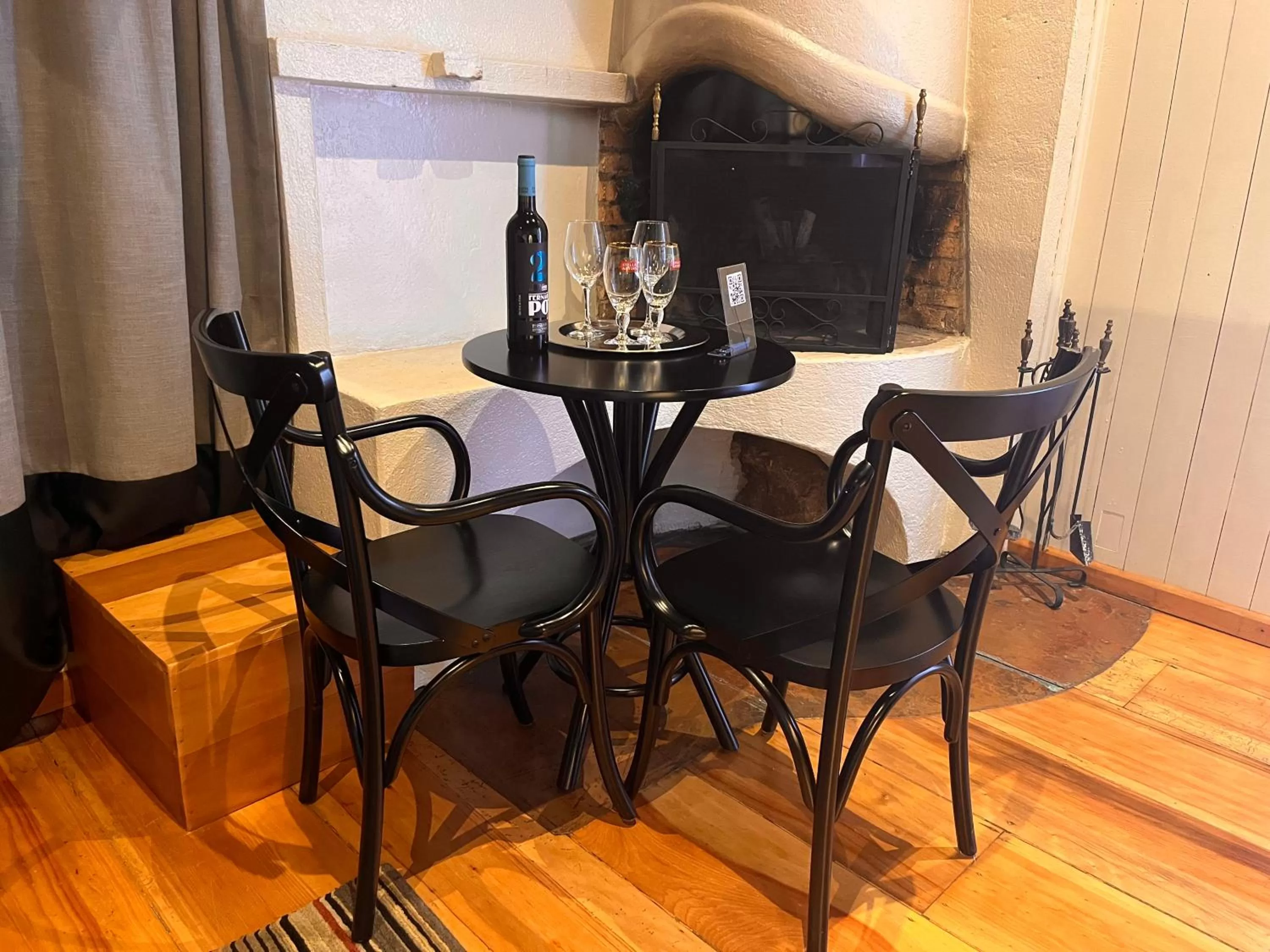 flat iron, Dining Area in Pousada Dona Bendita