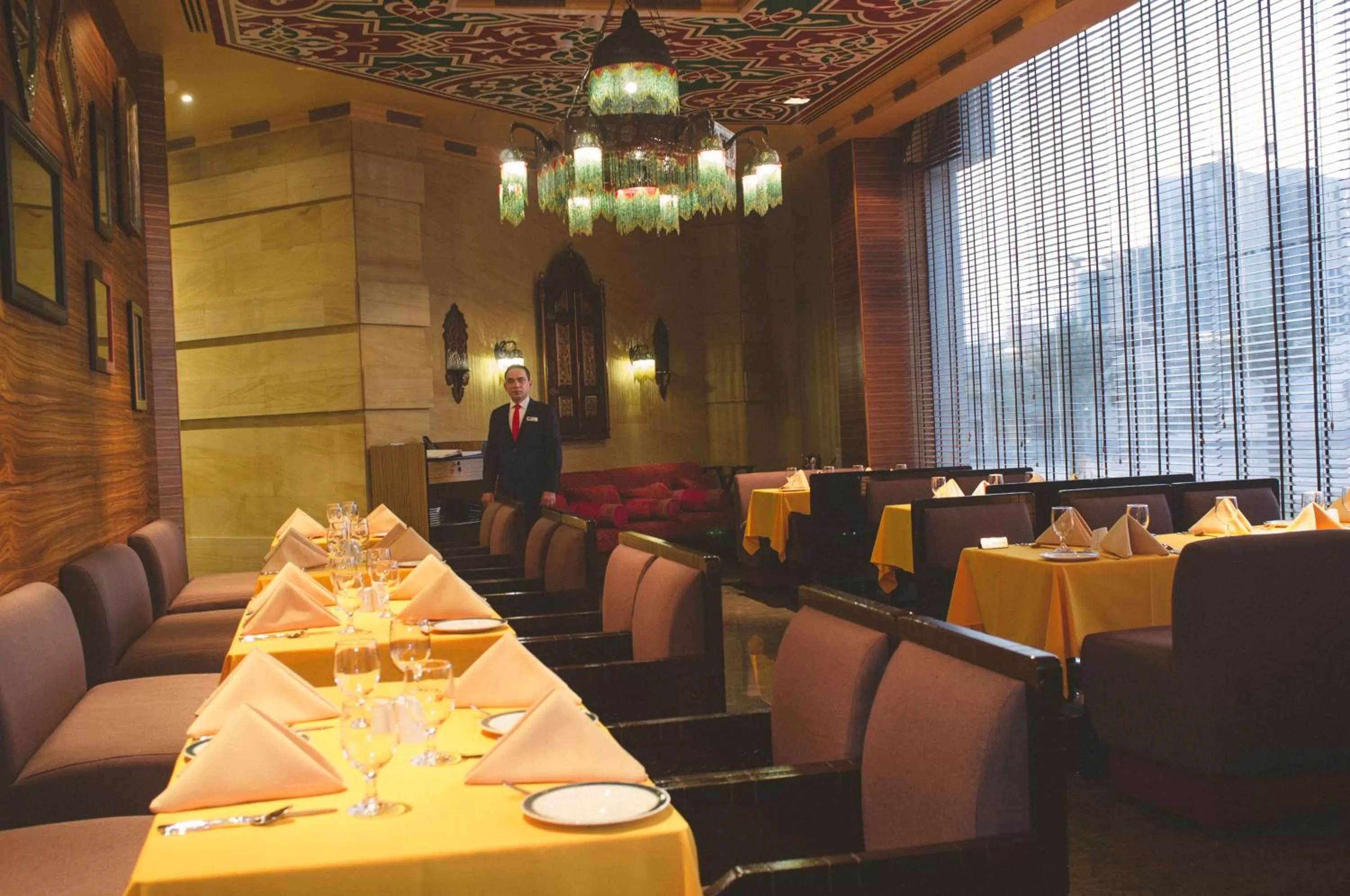 Restaurant/places to eat in Asdal Gulf Inn Boutique Hotel- SEEF