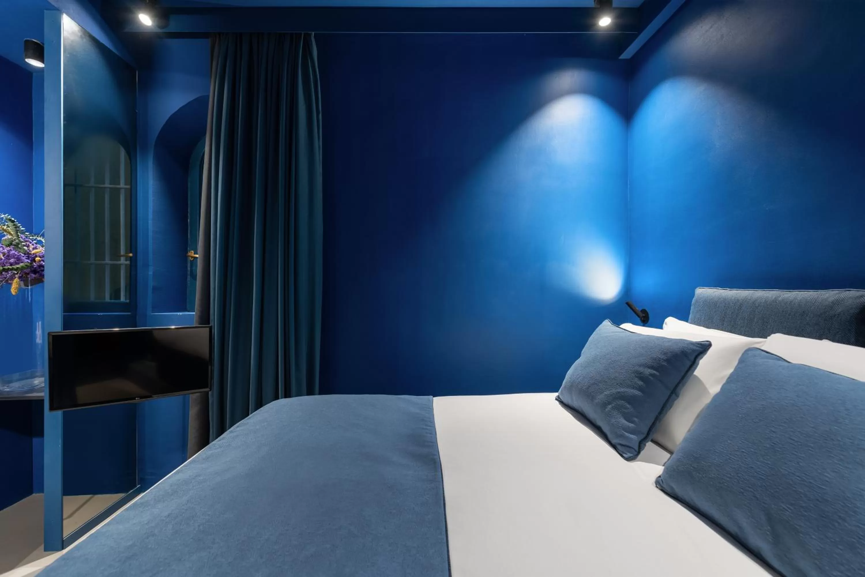 Photo of the whole room, Bed in Elysium Suites collection