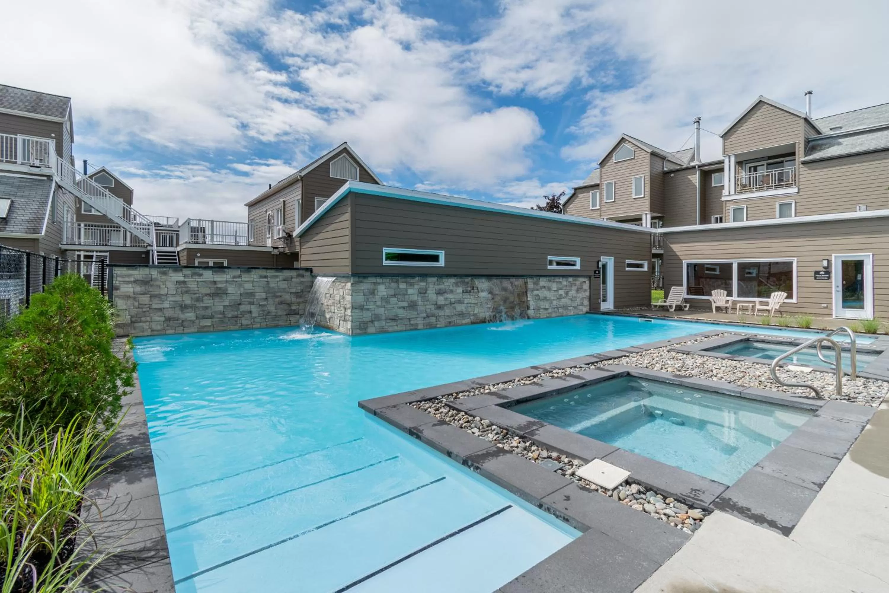 Swimming Pool in Condos Vacances MSA HOTEL