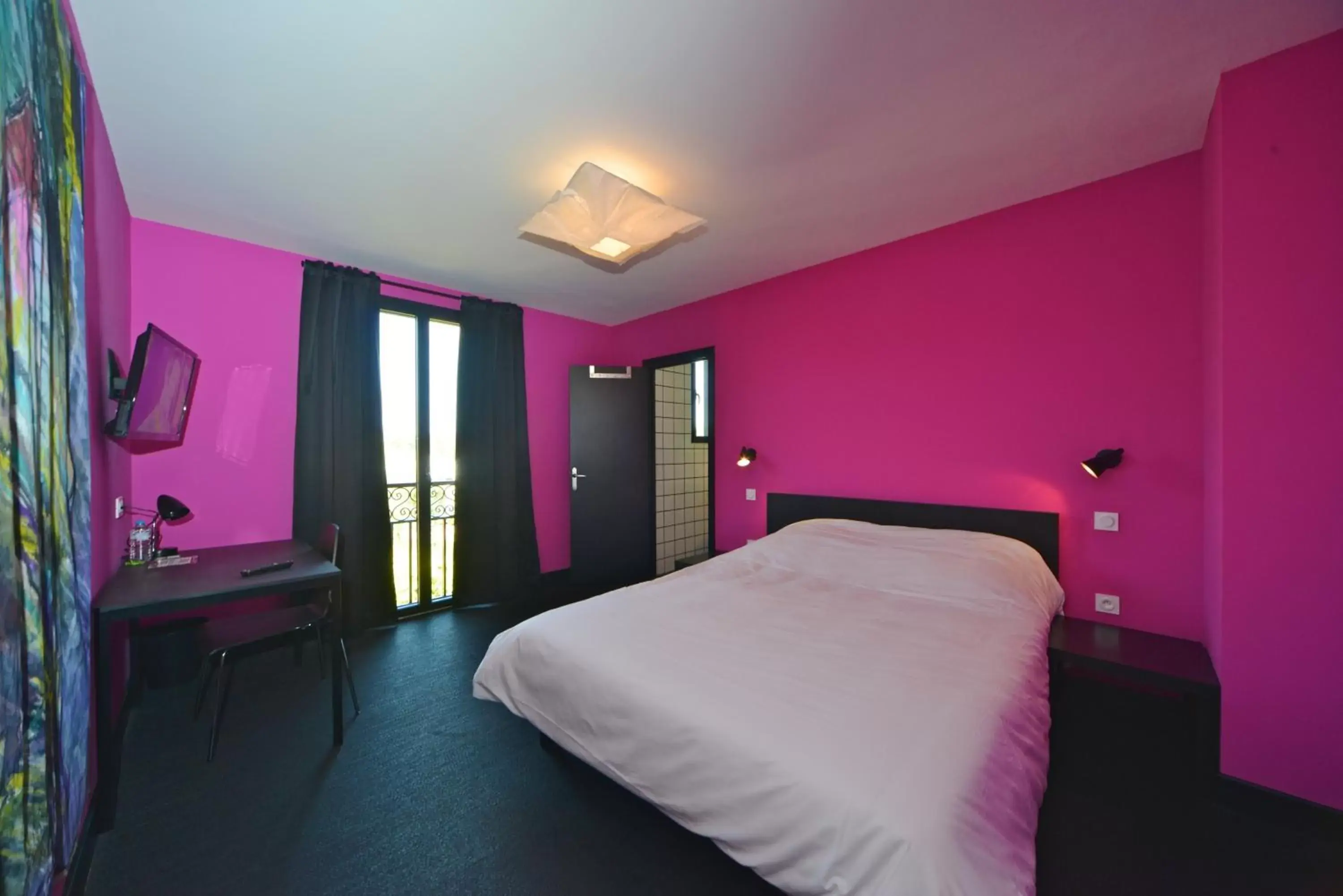 Photo of the whole room, Bed in Logis - Hotel Restaurant La Mire