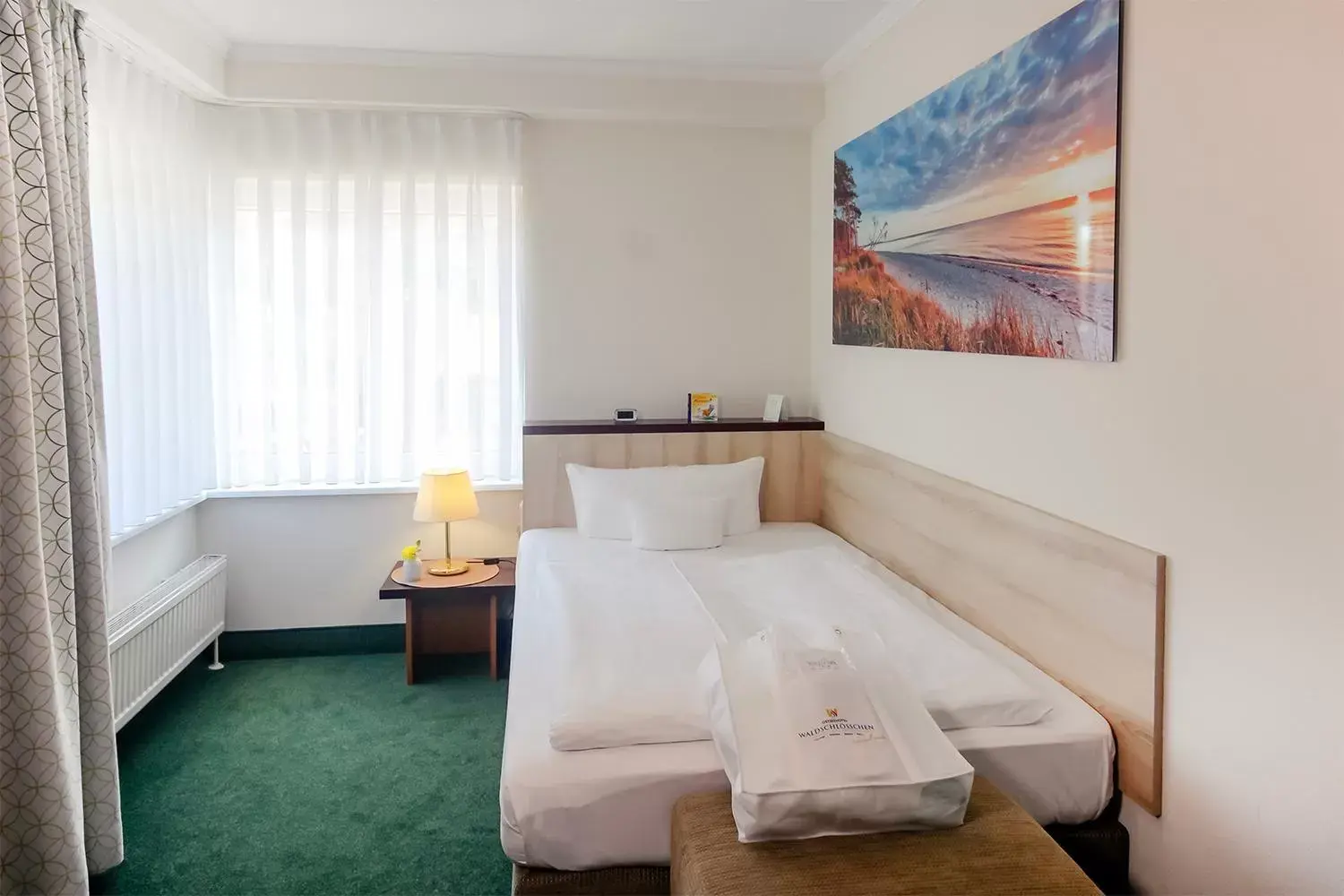 Property building, Bed in Best Western Plus Ostseehotel Waldschloesschen