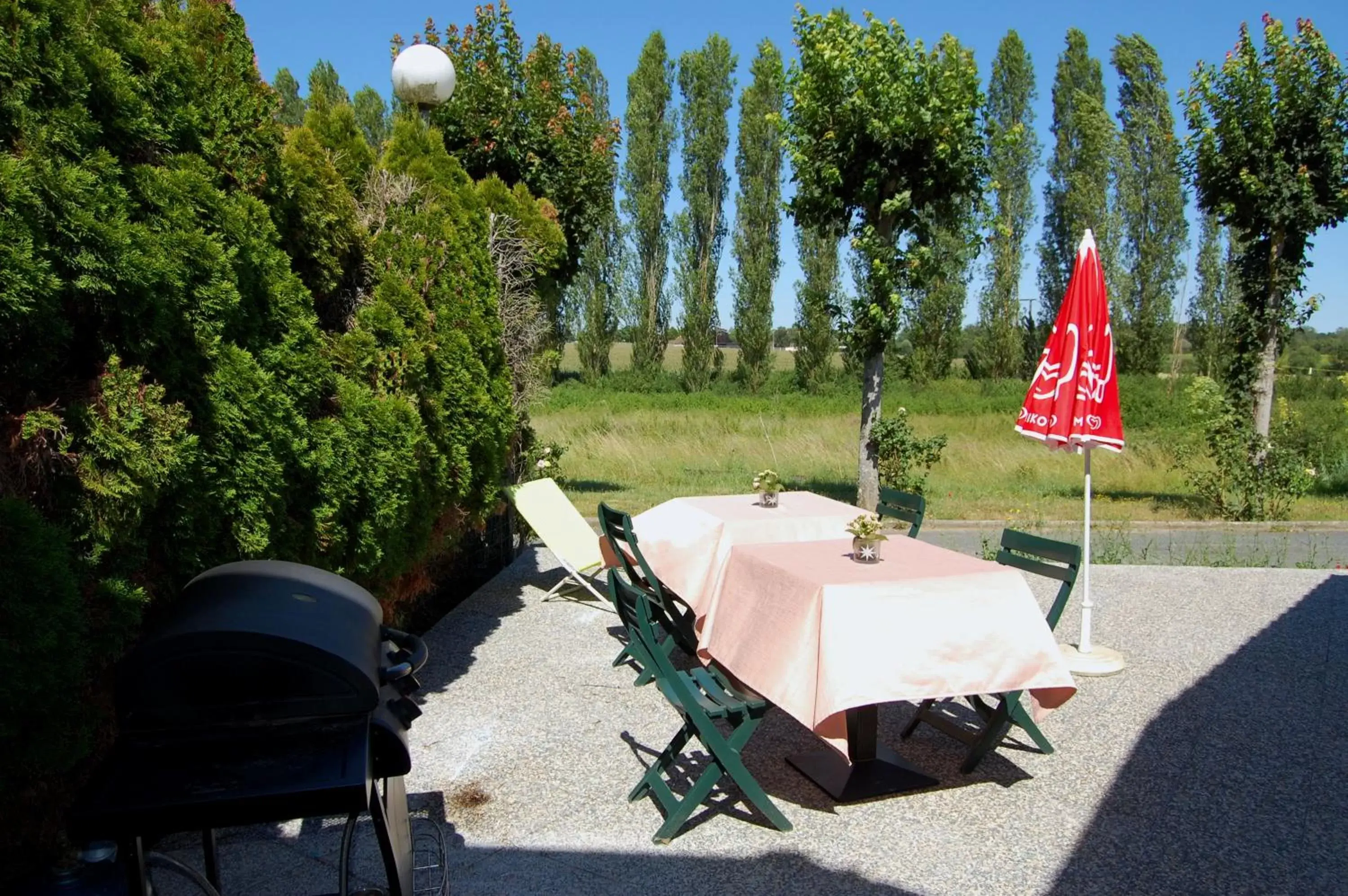 BBQ facilities in Fasthotel Chateauroux