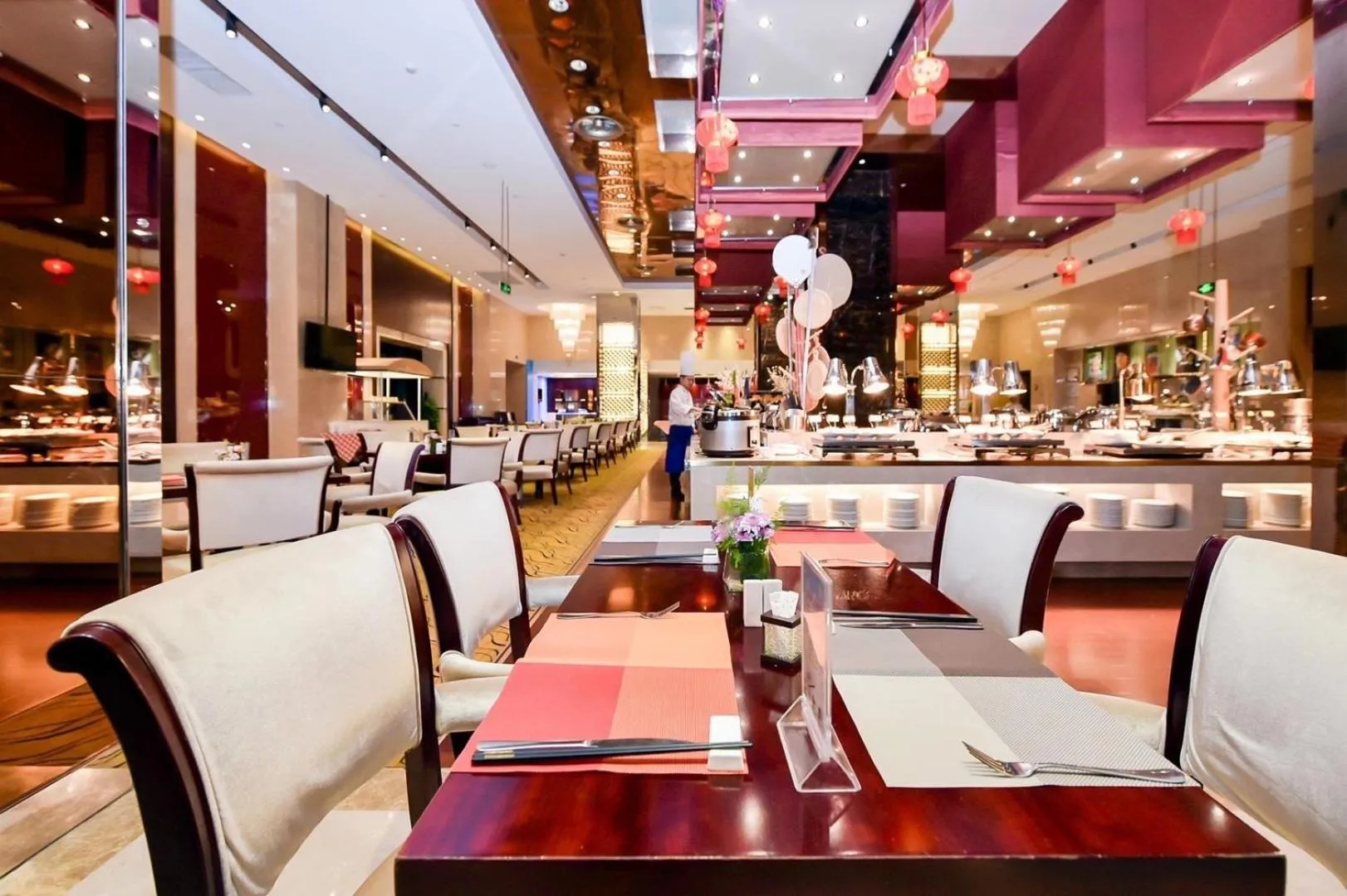 Restaurant/places to eat in Howard Johnson Tropical Garden Plaza Kunming