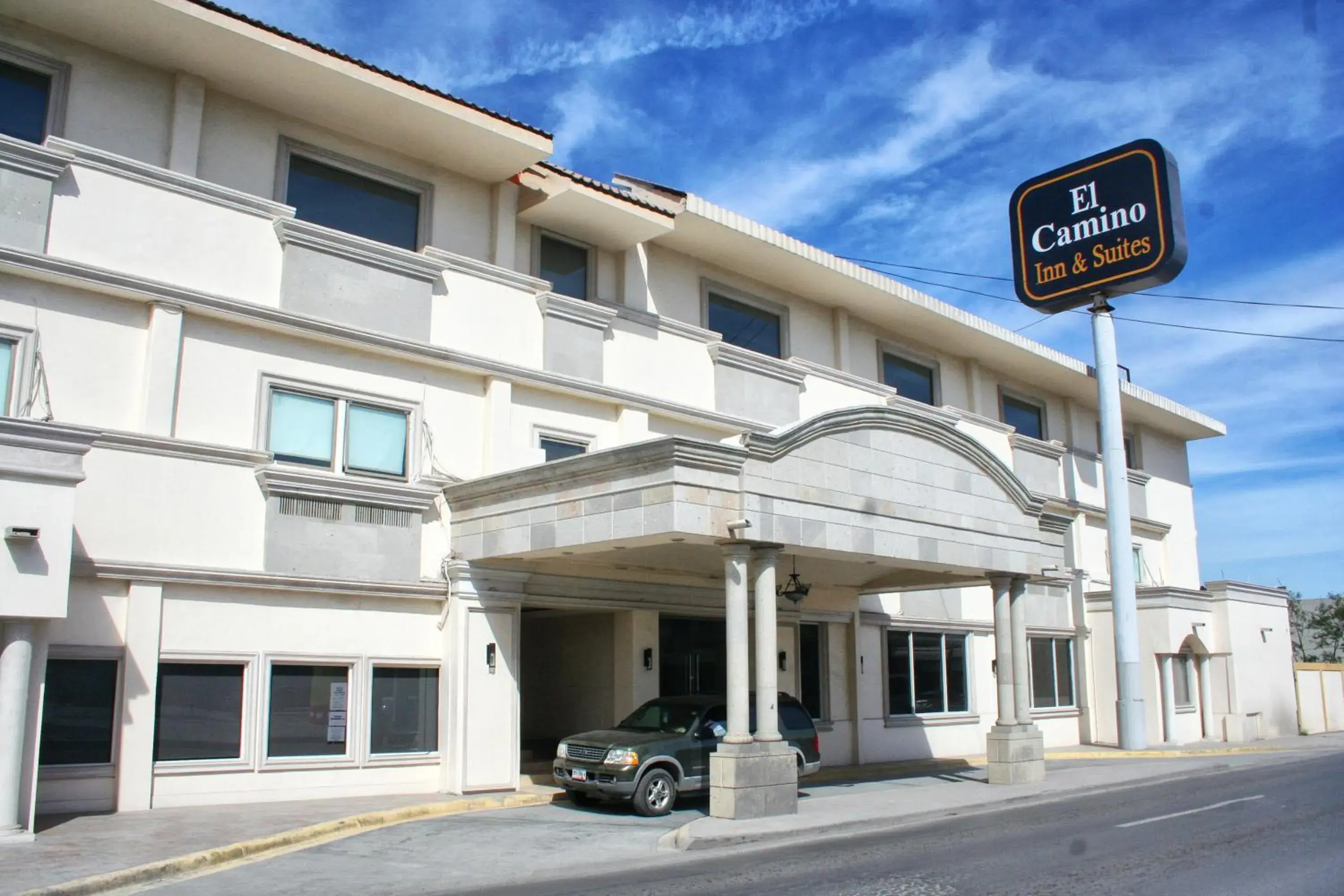 Facade/entrance in Hotel El Camino Inn & Suites