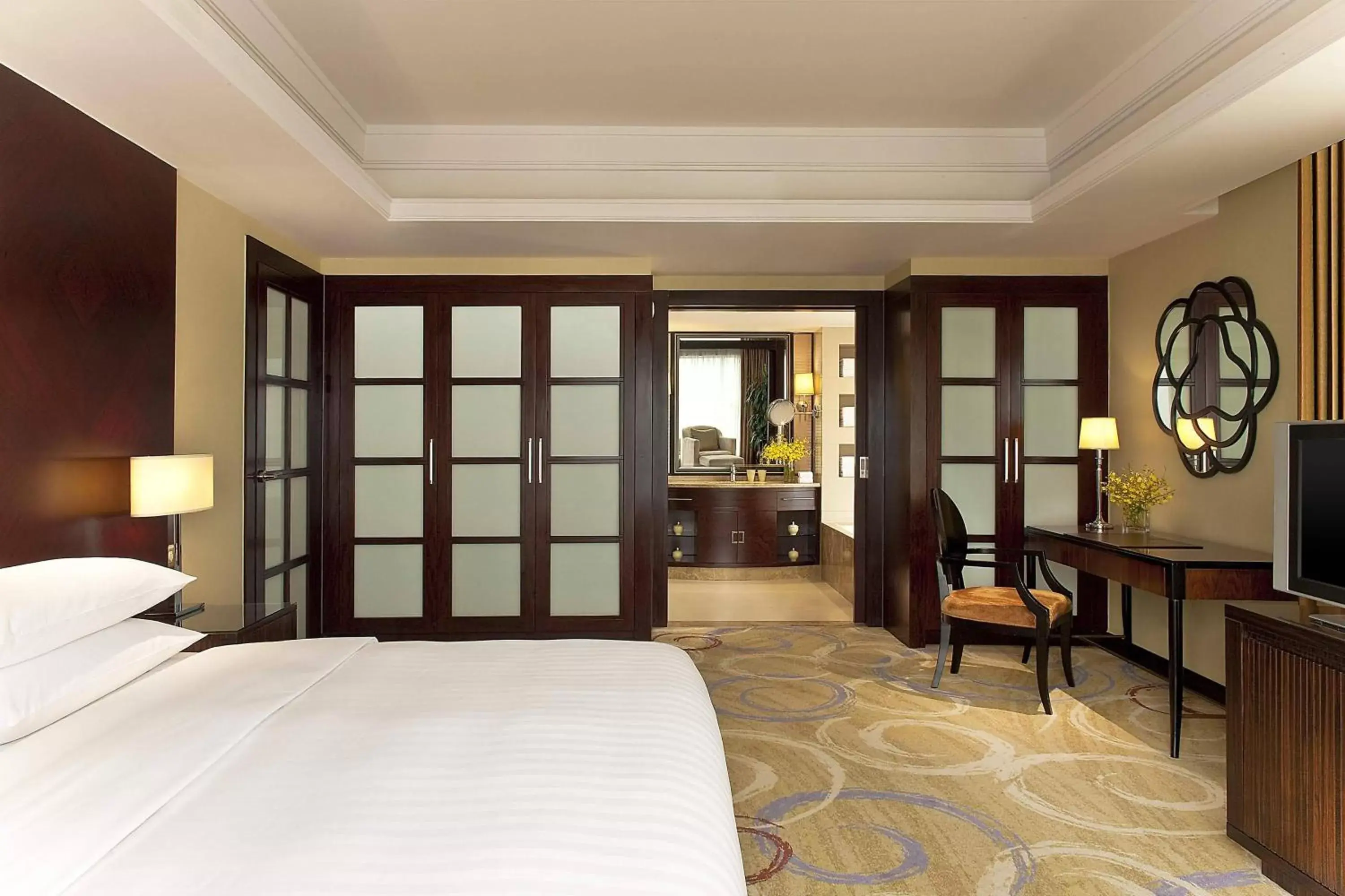 Bedroom, Bed in Sheraton Ningbo Hotel - Tianyi Square