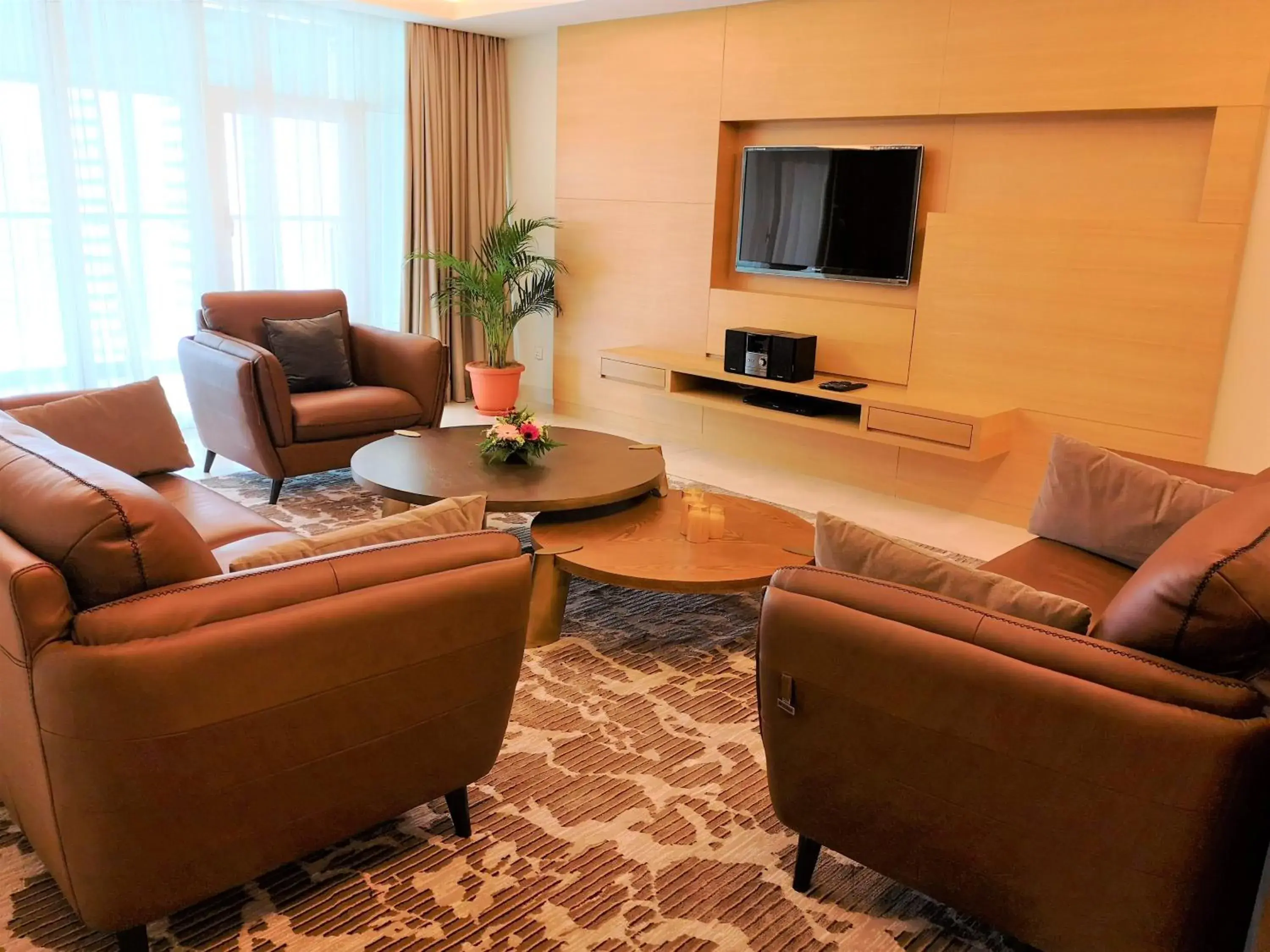 Living room, Seating Area in Cormar Suites