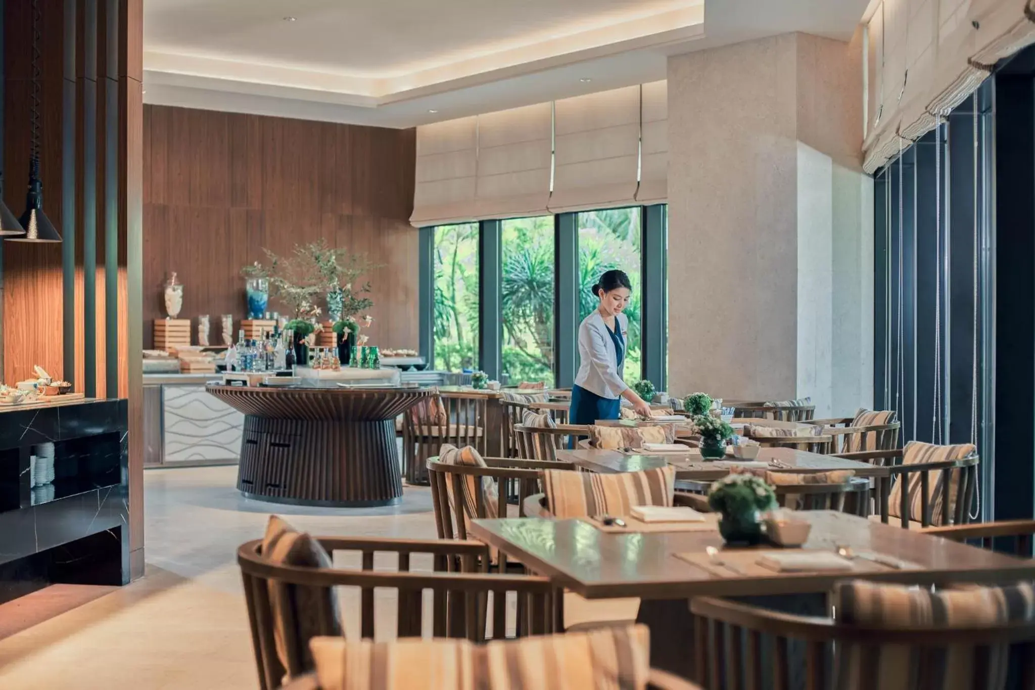 Lounge or bar, Restaurant/Places to Eat in Crowne Plaza Sanya Haitang Bay Resort, an IHG Hotel