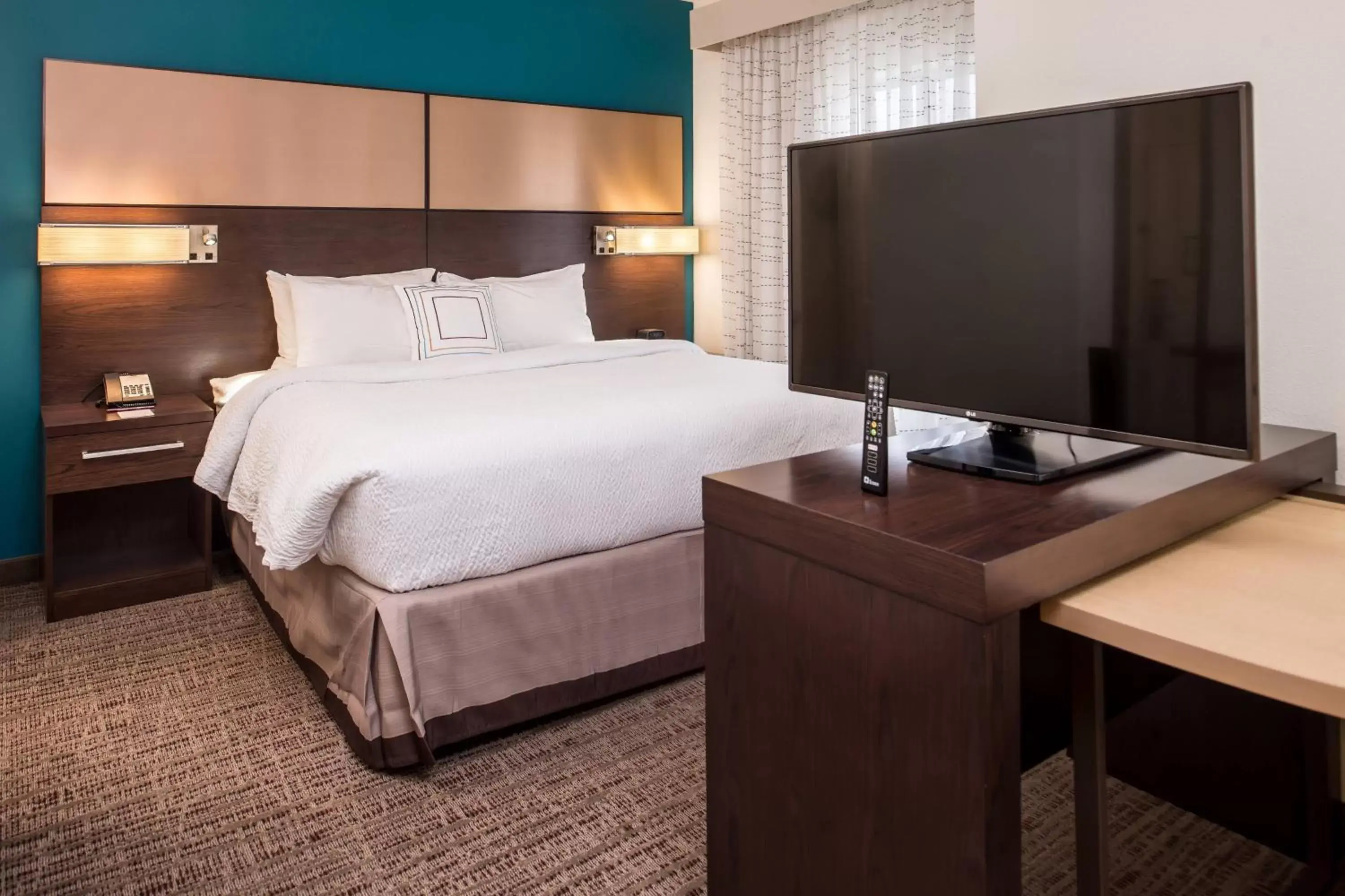 Bedroom, Bed in Residence Inn by Marriott St. Louis Westport