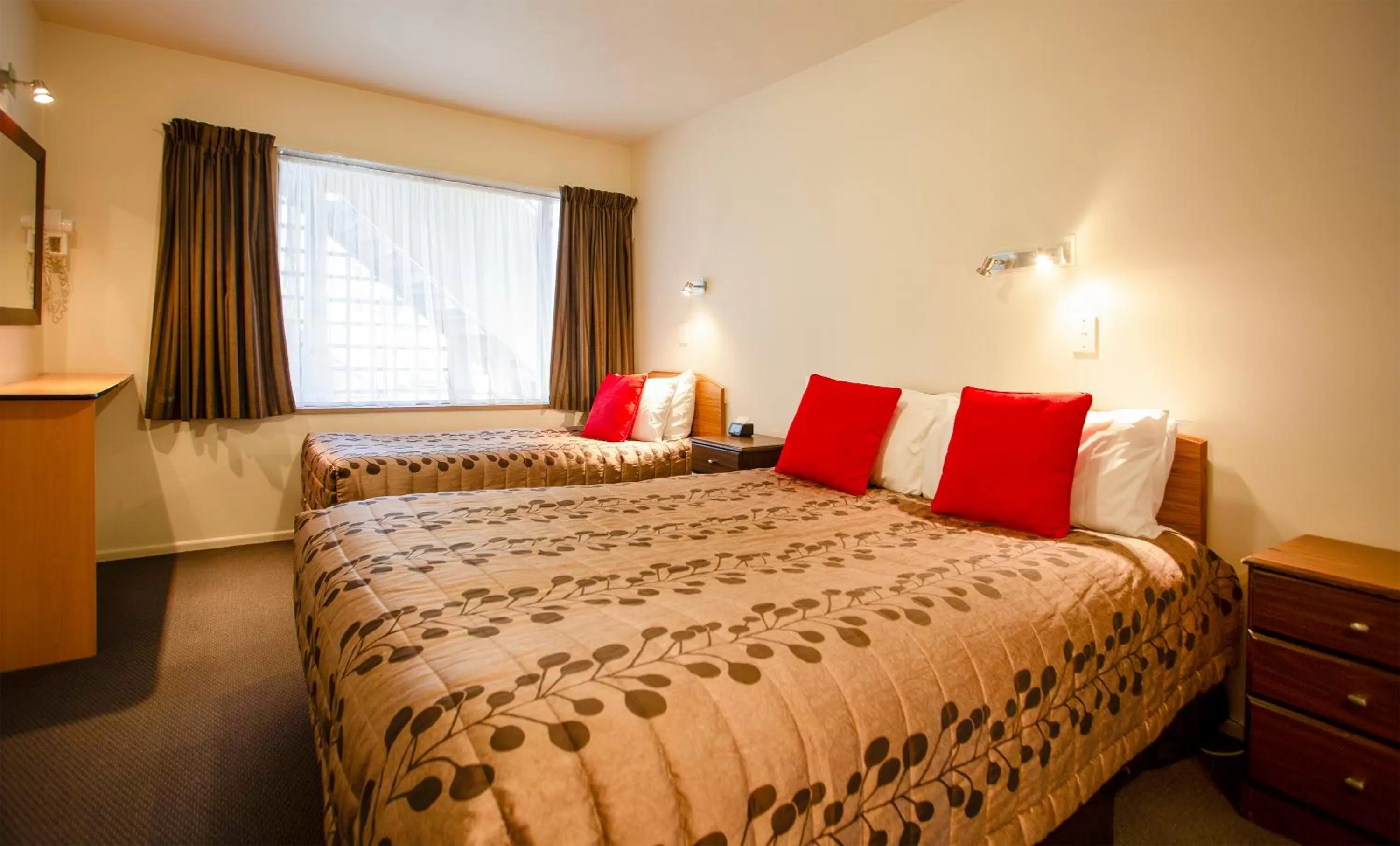 Bedroom, Bed in Casino Court Motor Lodge