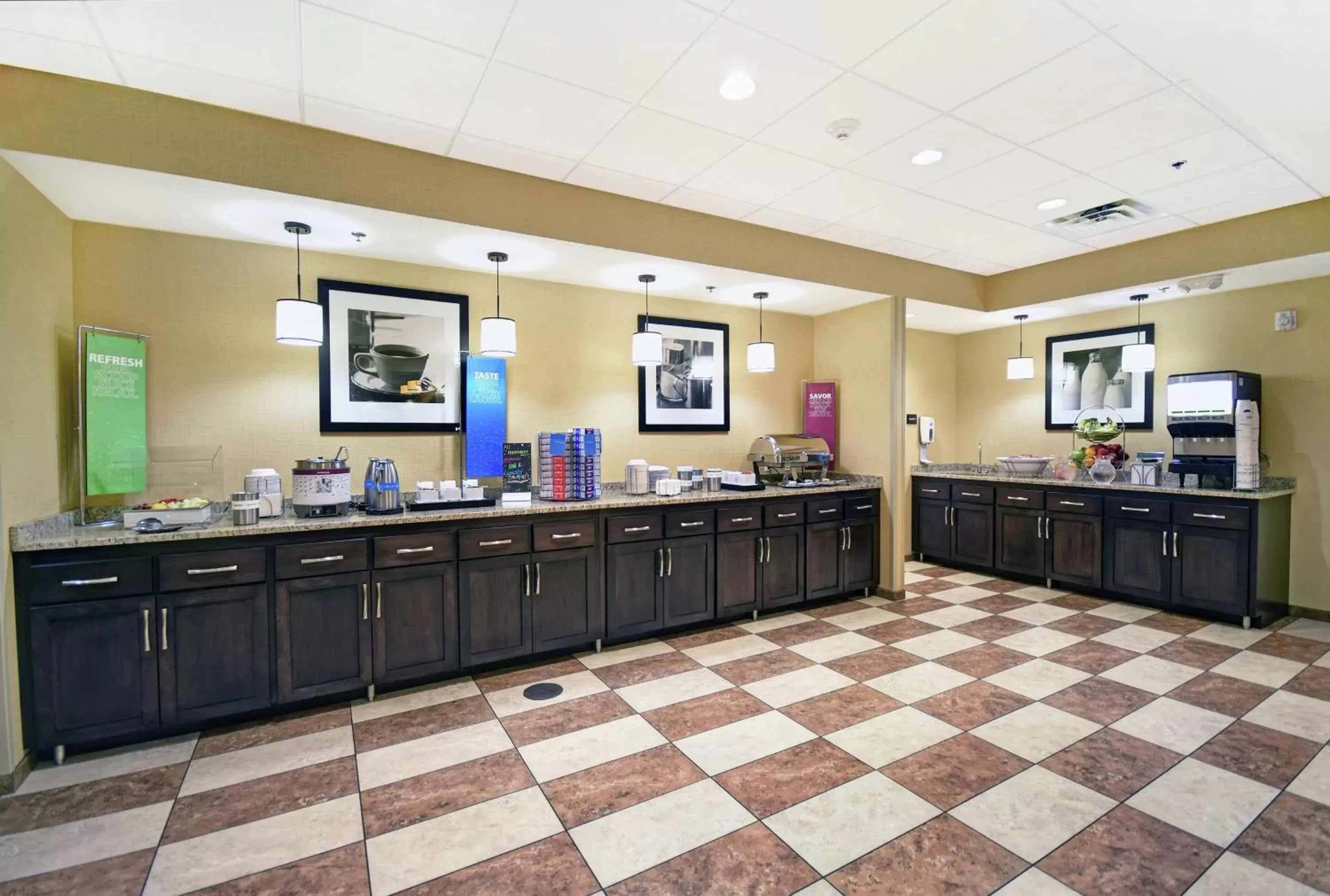 Dining area, Restaurant/Places to Eat in Hampton Inn & Suites Milwaukee/Franklin