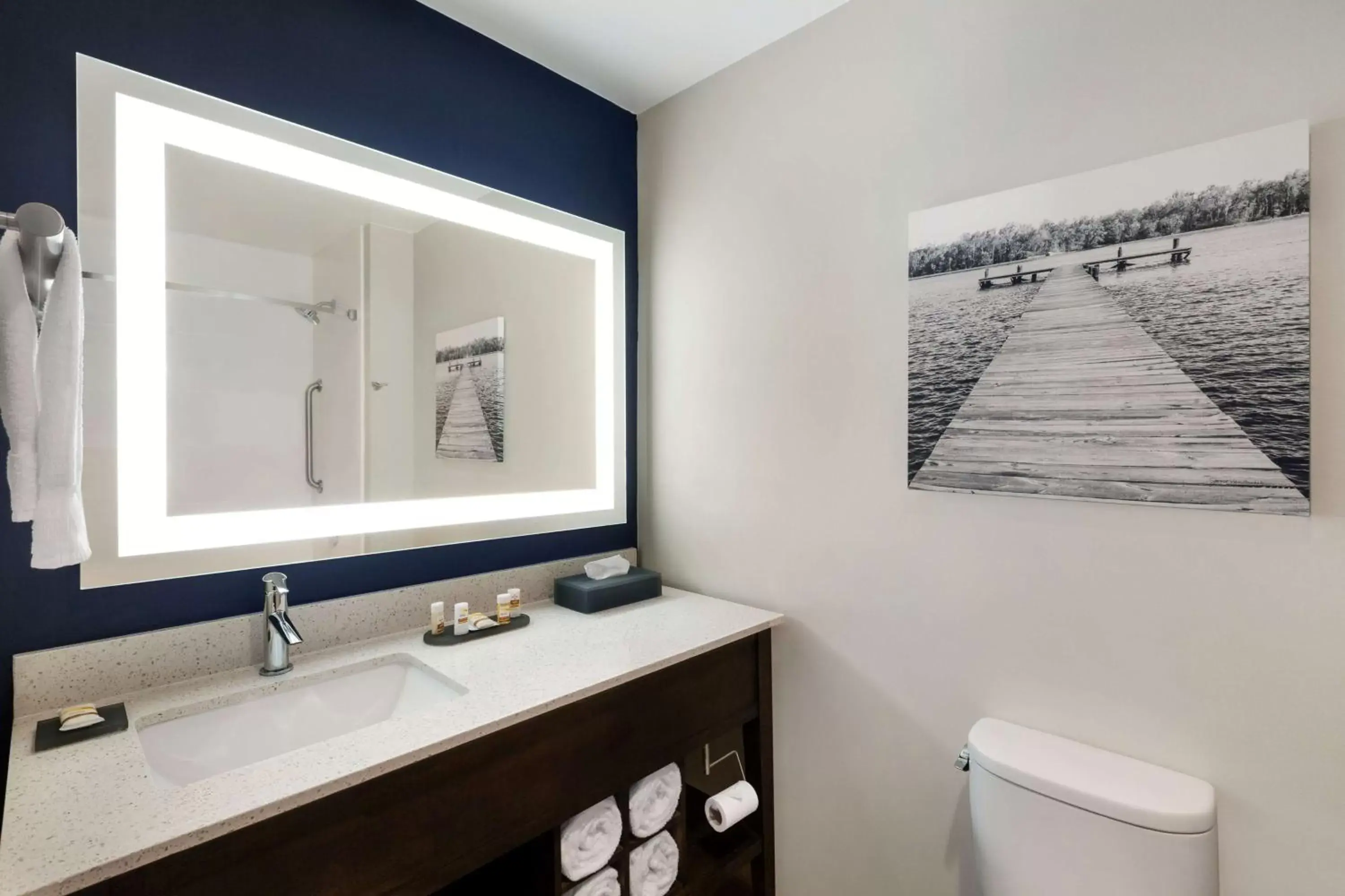 Bathroom in La Quinta by Wyndham Rock Hill