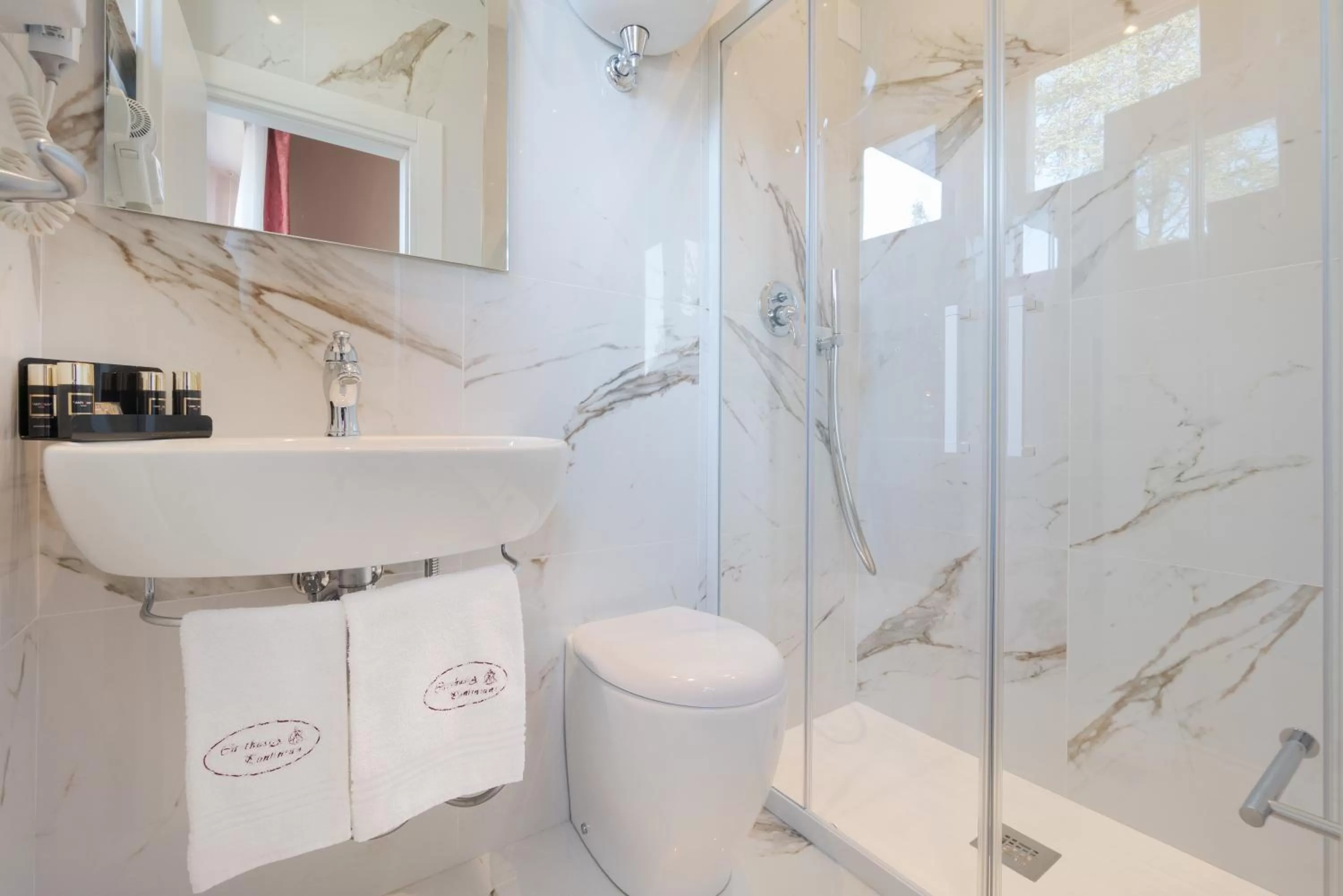 Bathroom in Certosa di Pontignano Residenza d'Epoca - Place of Charme