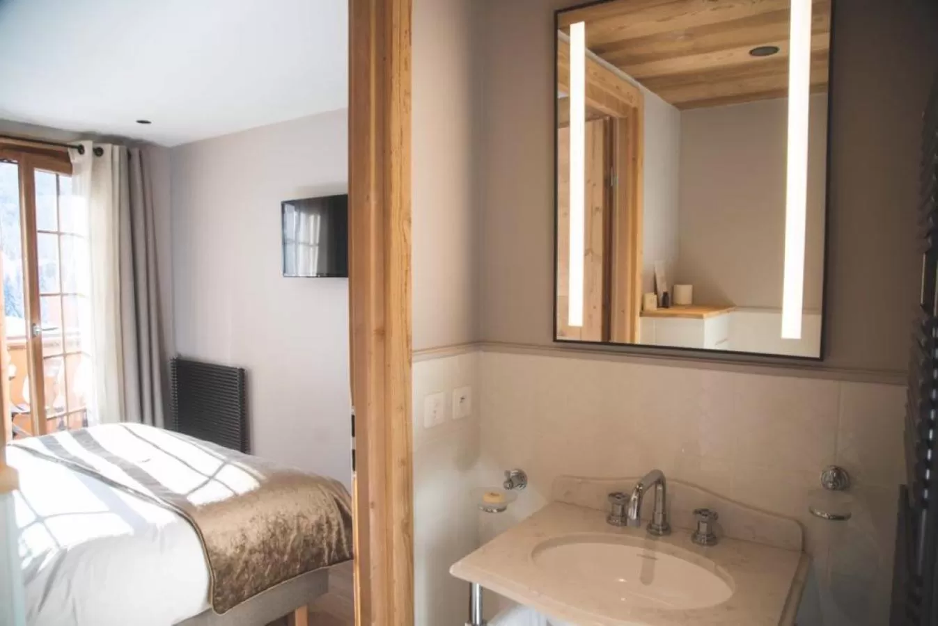 Shower, Bed in La Ferme