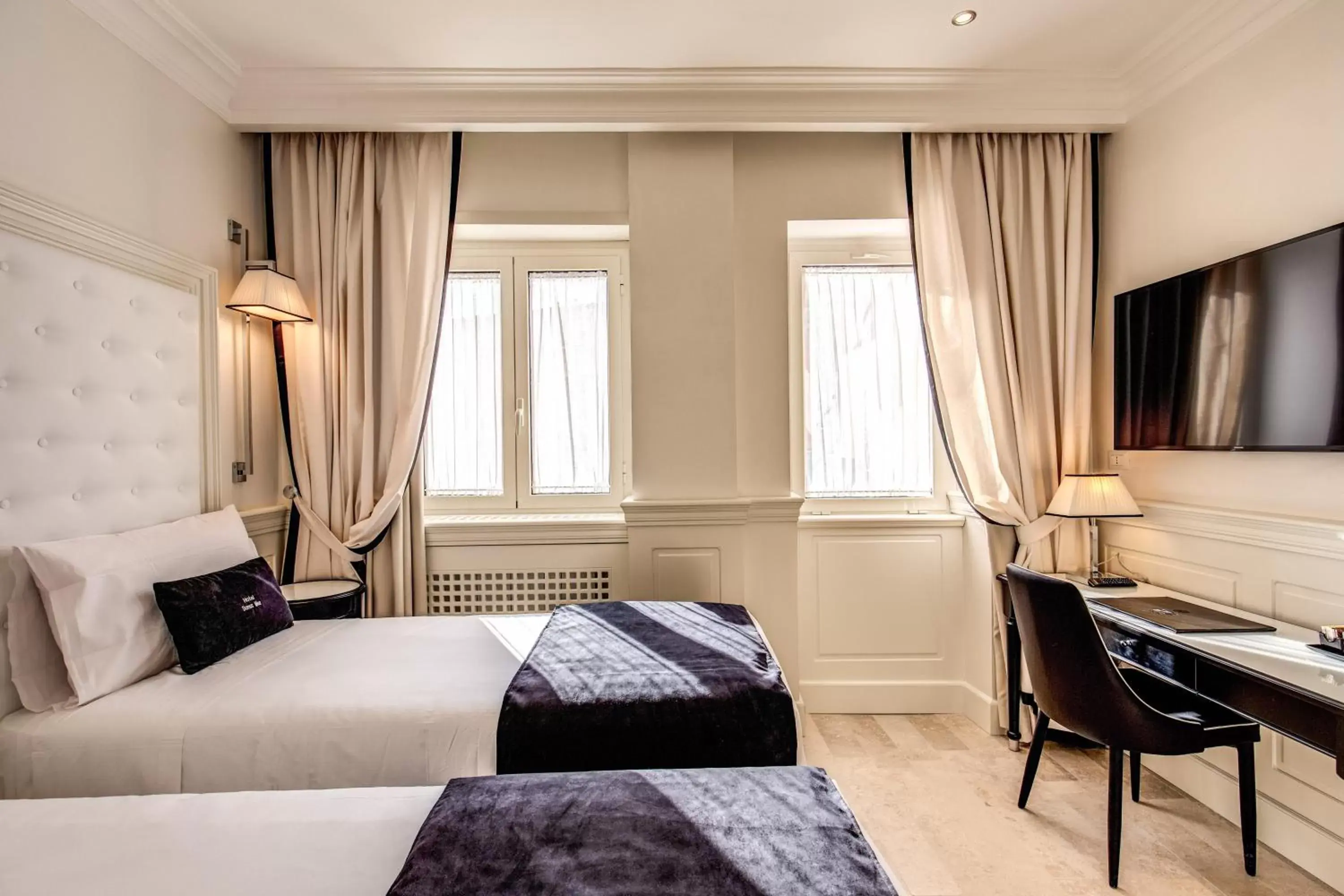 Photo of the whole room, Bed in Hotel Domus Mea Photo of the whole room, Bed in Hotel Domus Mea