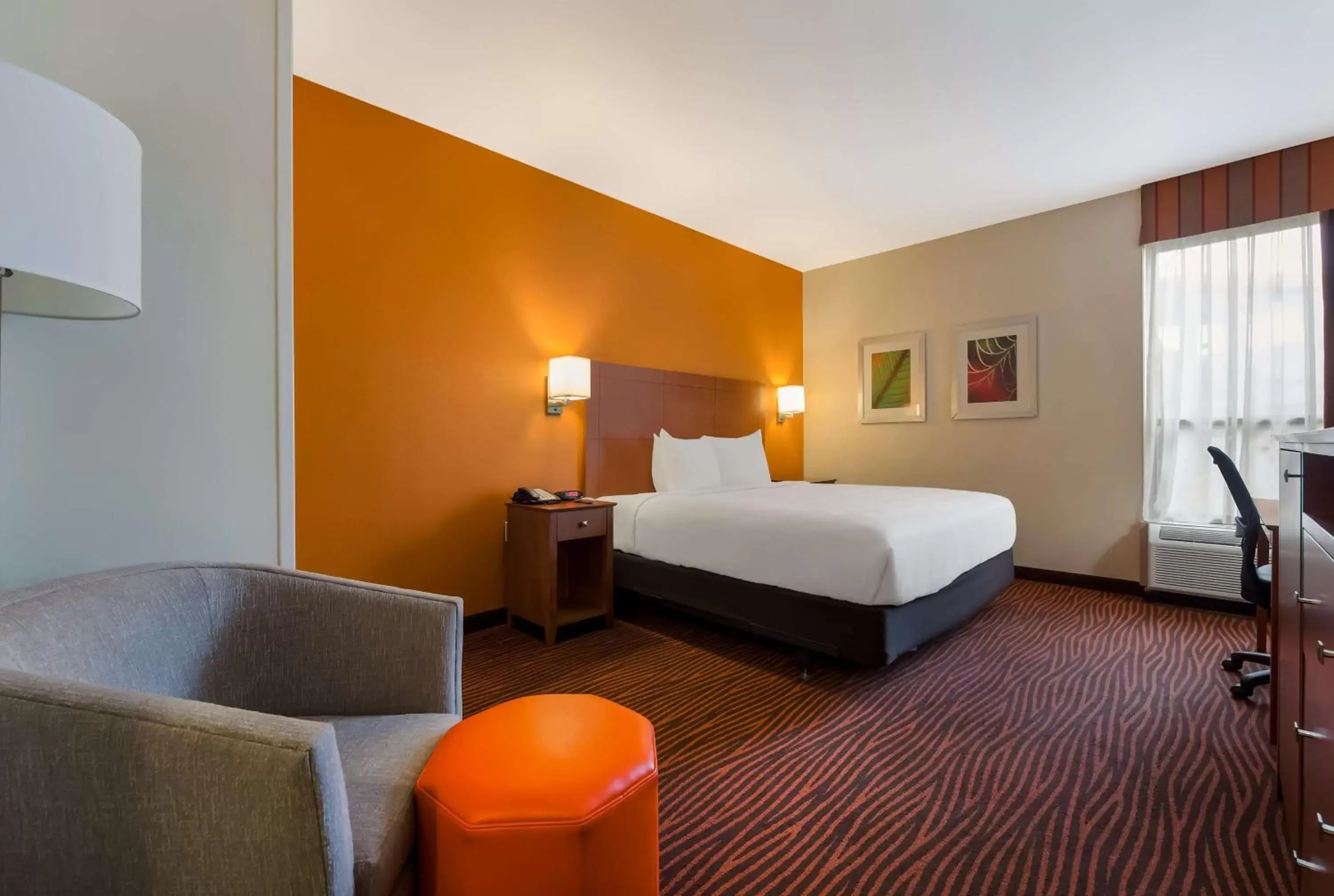Bedroom in Best Western Executive Hotel New Haven-West Haven