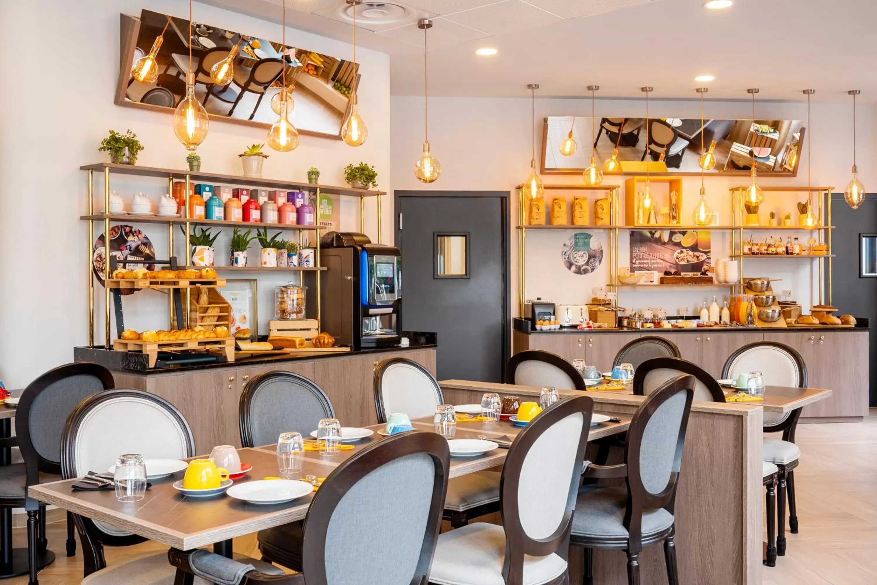 Breakfast, Restaurant/Places to Eat in Residhome Paris Clamart