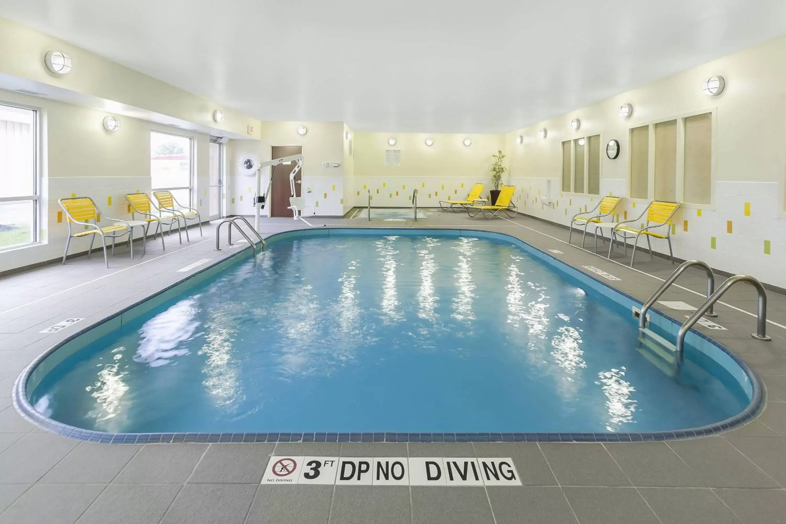 Swimming Pool in Fairfield Inn & Suites Findlay