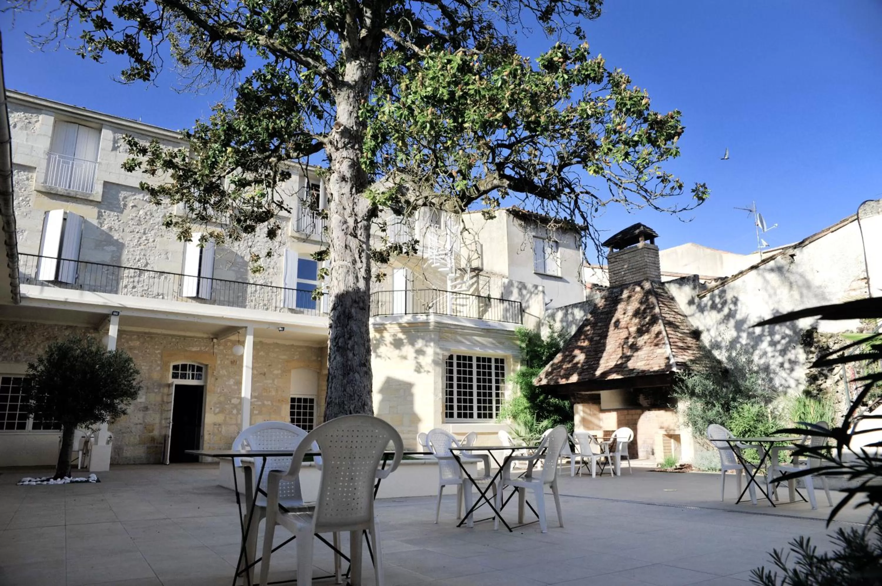 Patio, Property Building in Grand Hôtel