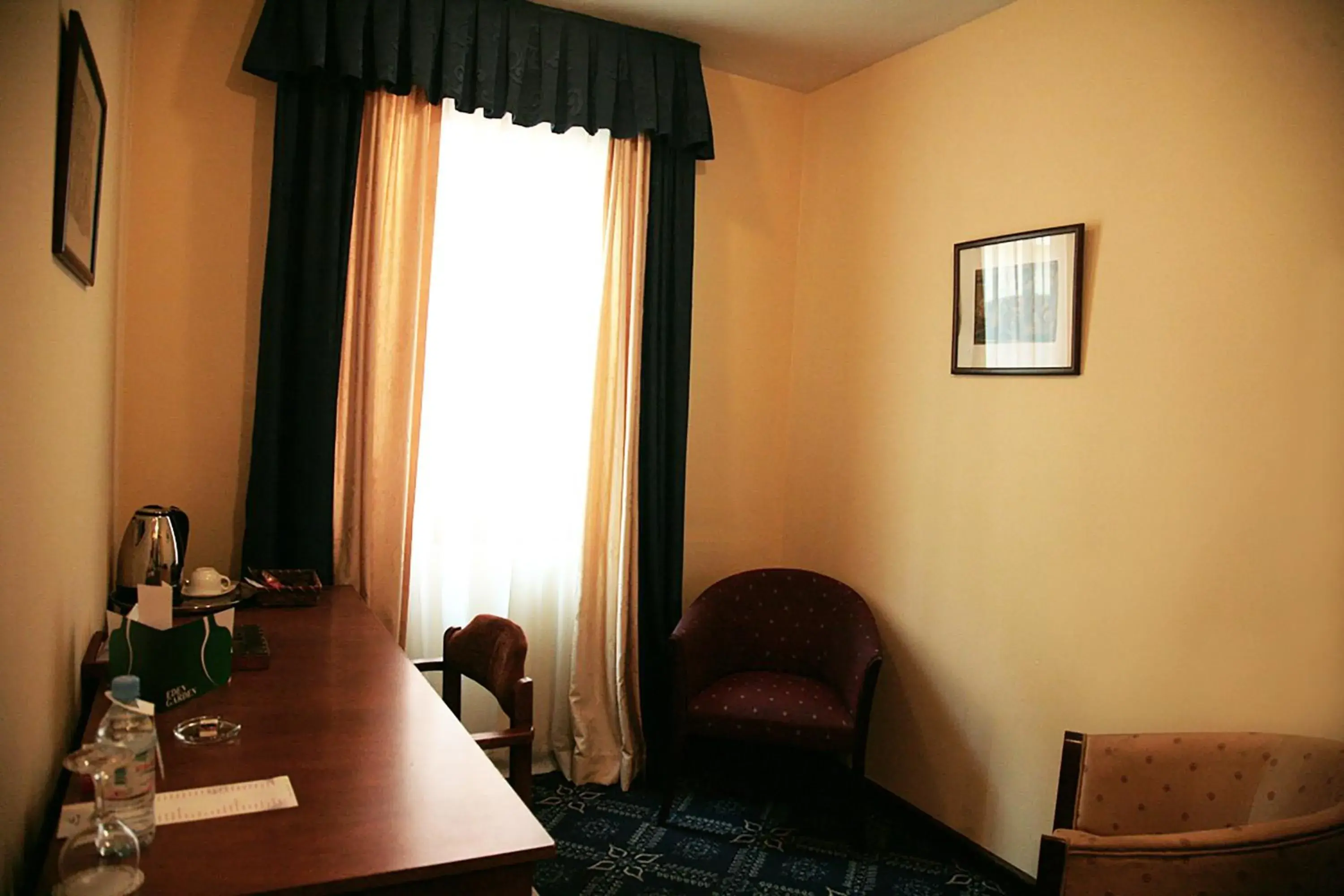 Coffee/tea facilities, Seating Area in Ararat Hotel