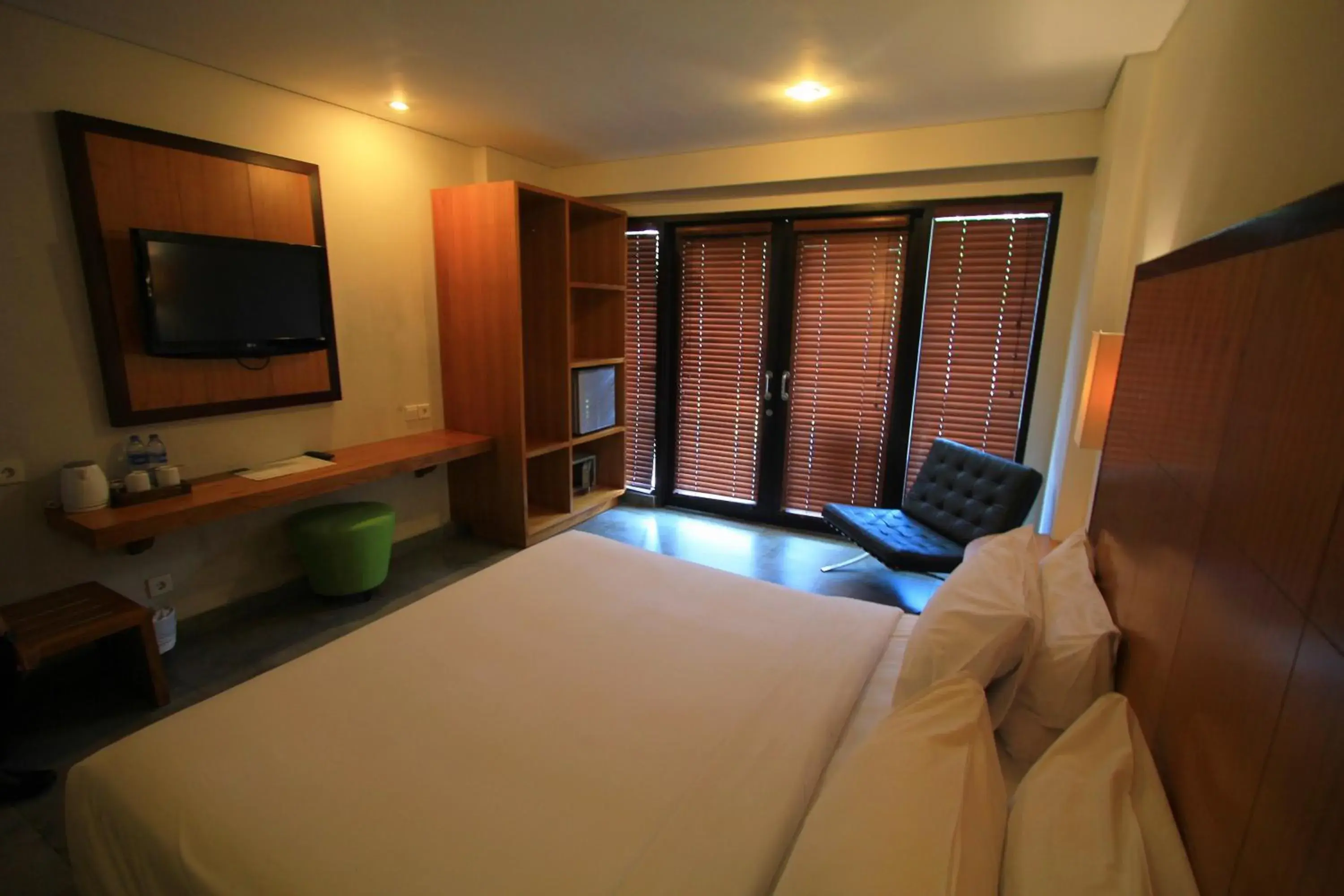 Photo of the whole room, Bed in Dekuta