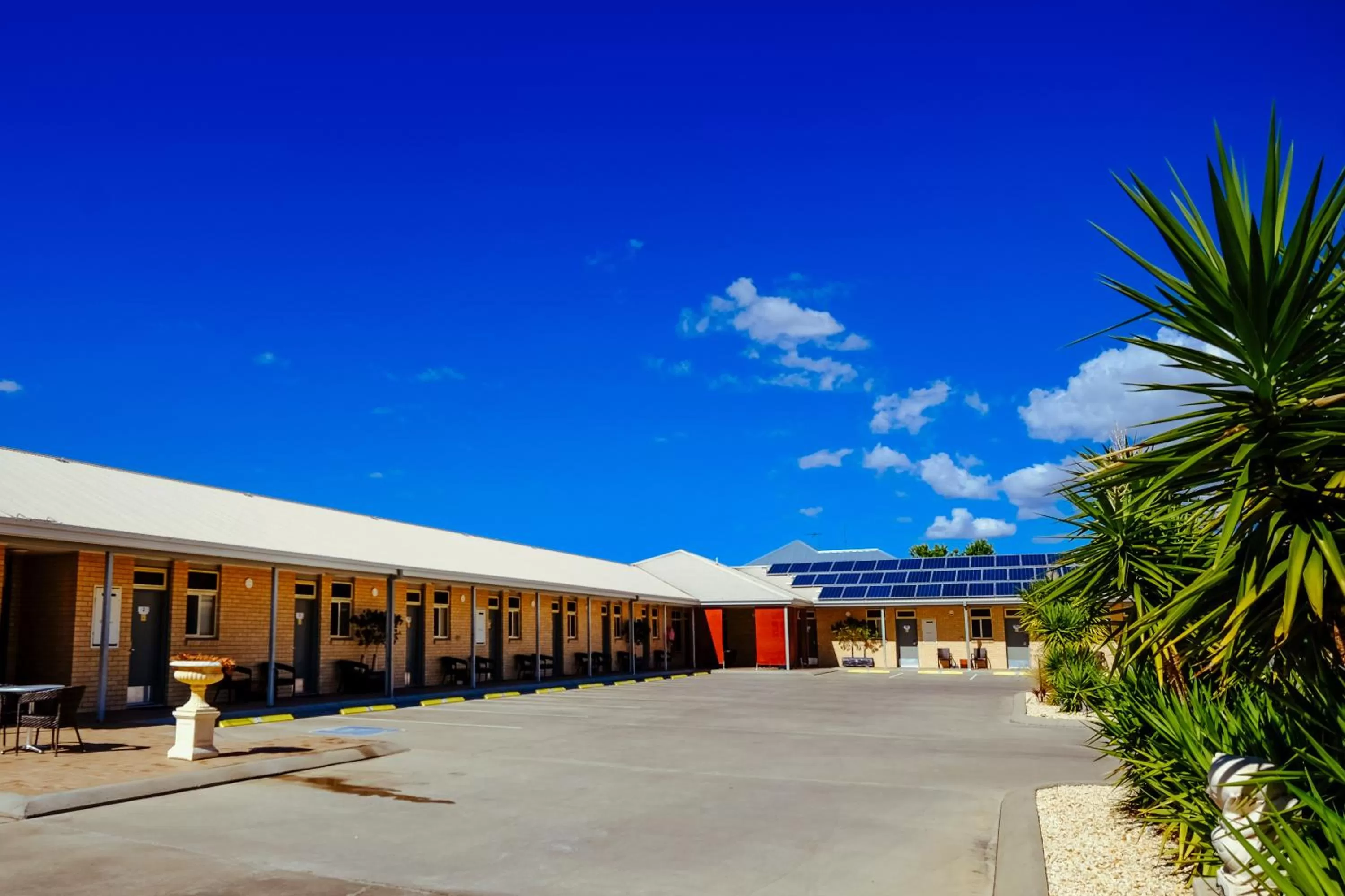 Property building in Club Motor Inn