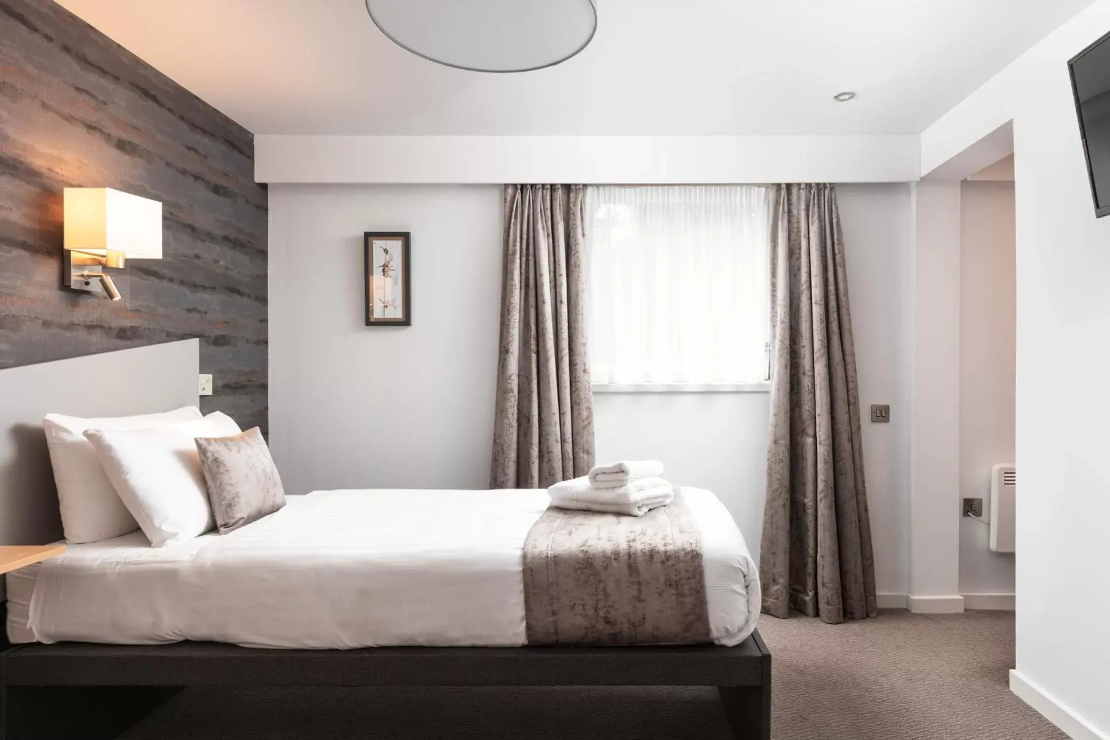 Bed in Caledonian Hotel 'A Bespoke Hotel’ Bed in Caledonian Hotel 'A Bespoke Hotel’