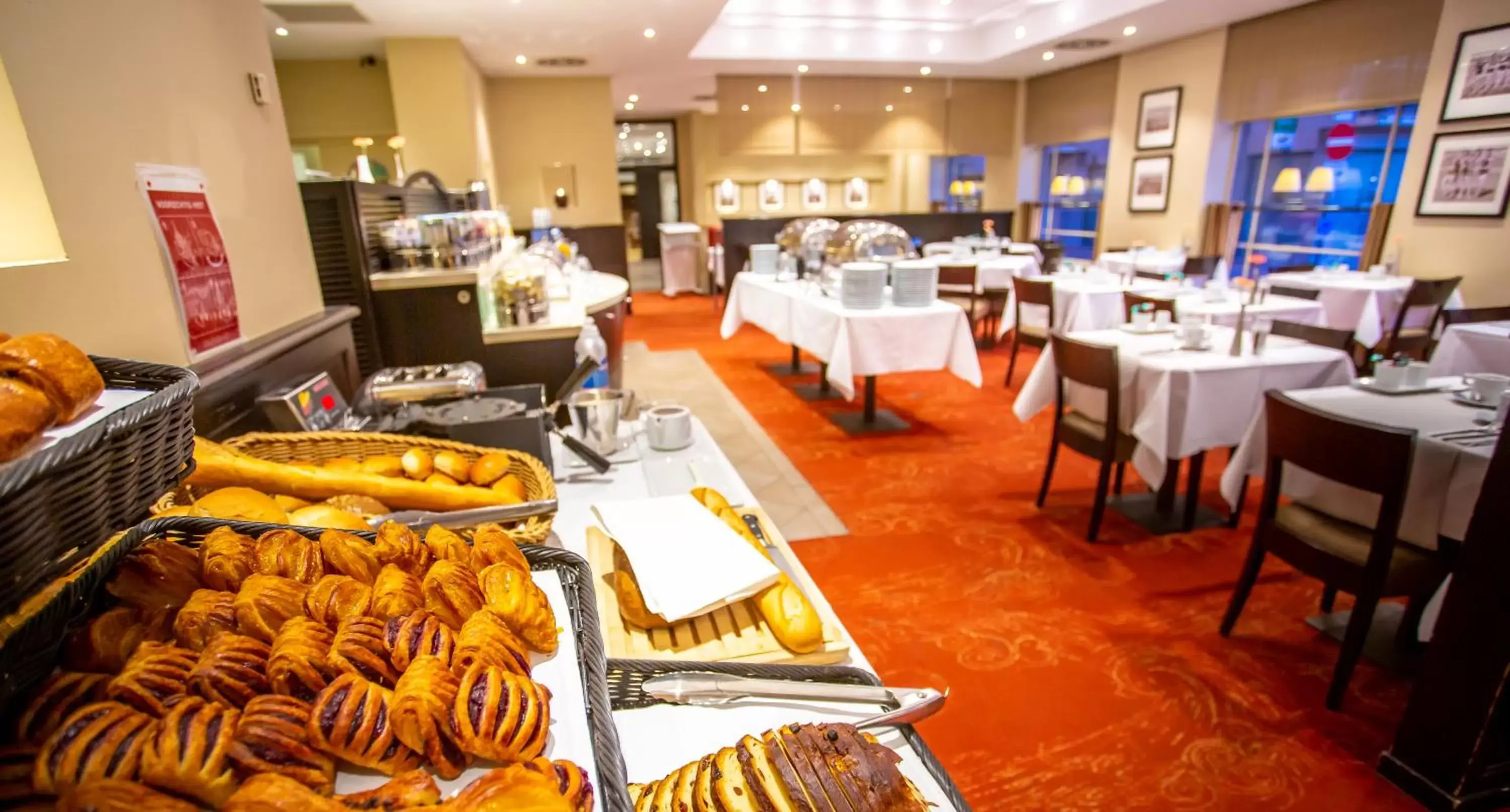 Breakfast, Restaurant/Places to Eat in Hotel Aazaert by WP Hotels
