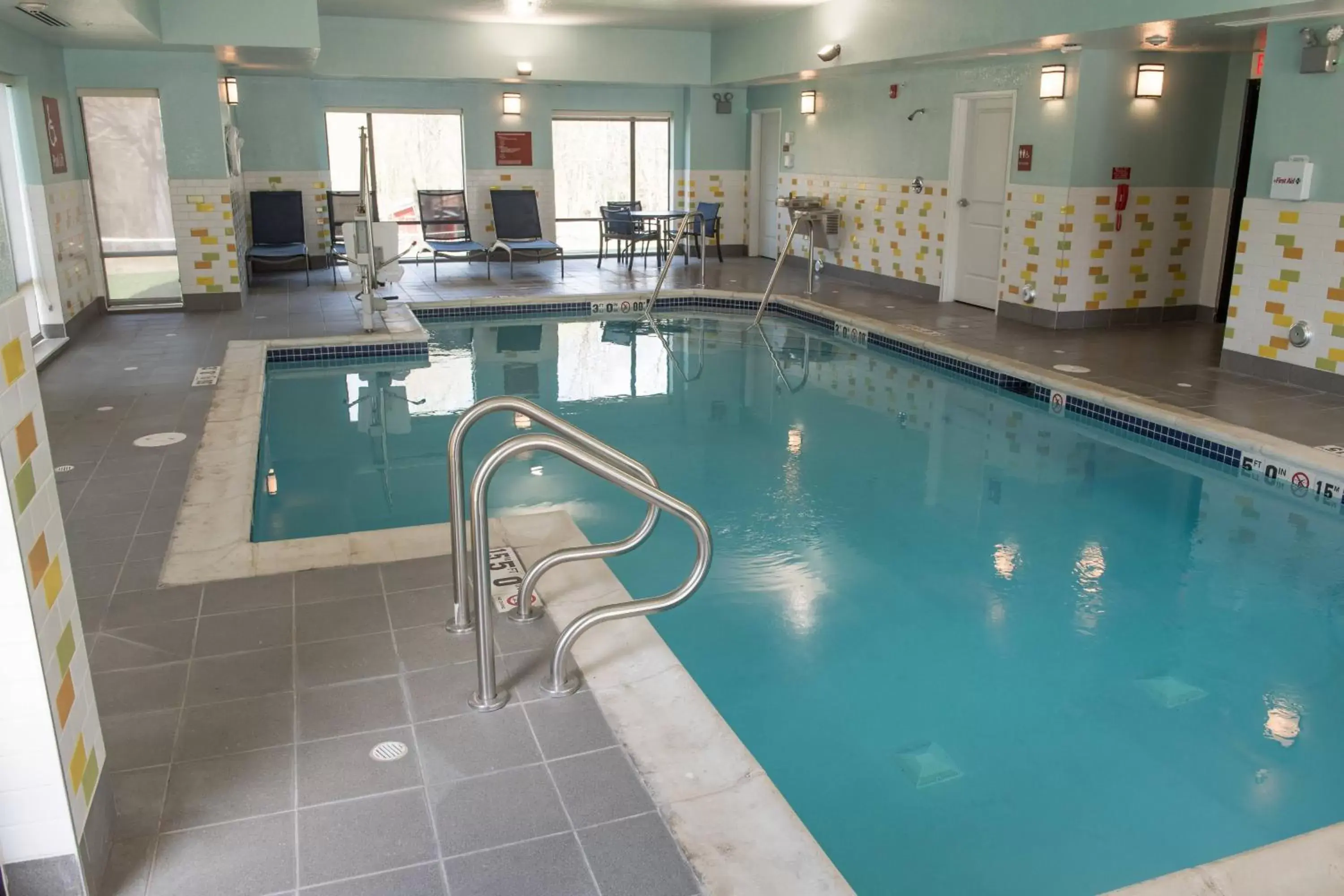 Swimming Pool in TownePlace Suites by Marriott Battle Creek