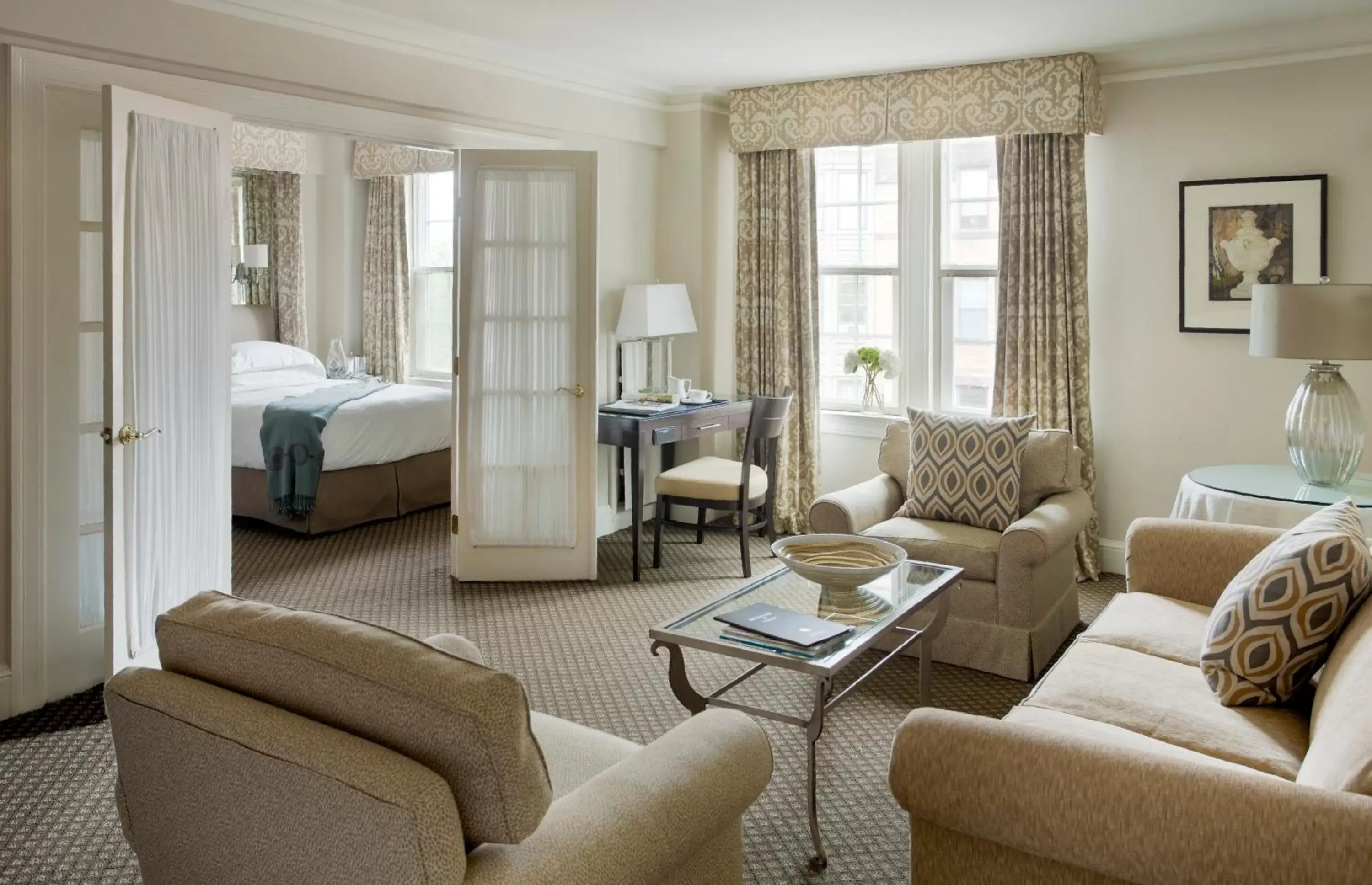 Living room, Seating Area in The Eliot Hotel