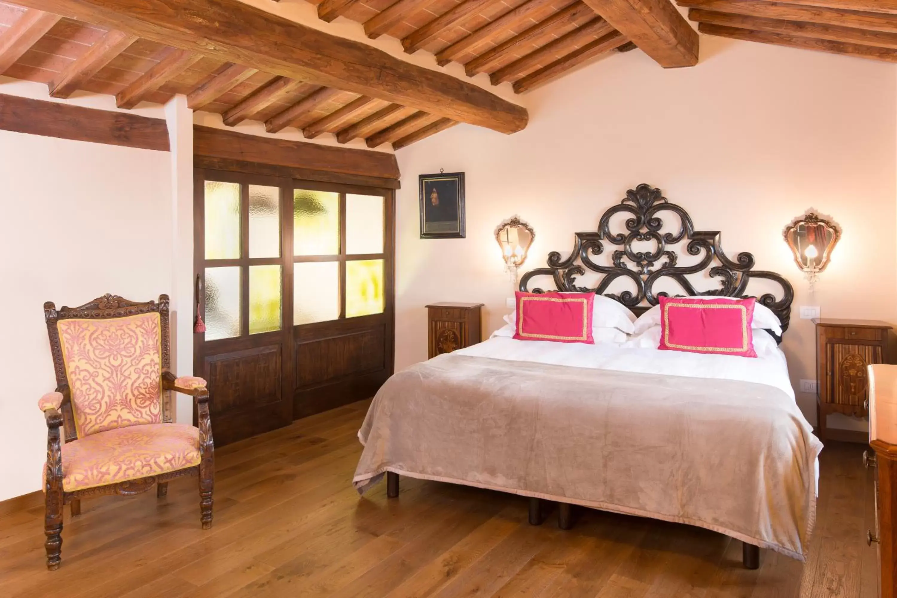 Deluxe Room in Palazzo Pacini Deluxe Room in Palazzo Pacini