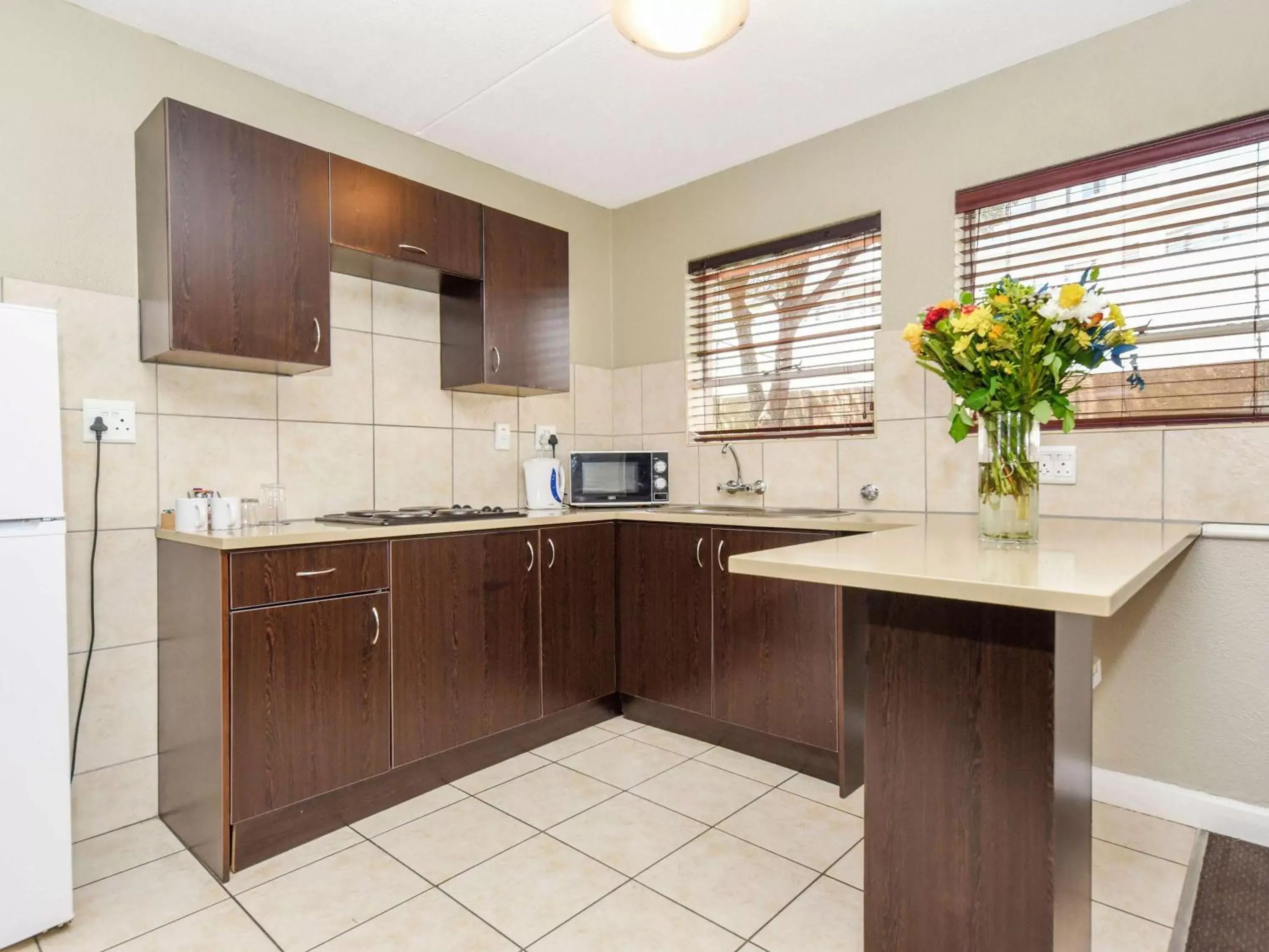 Bathroom, Kitchen/Kitchenette in Mercure Hotel Bedfordview