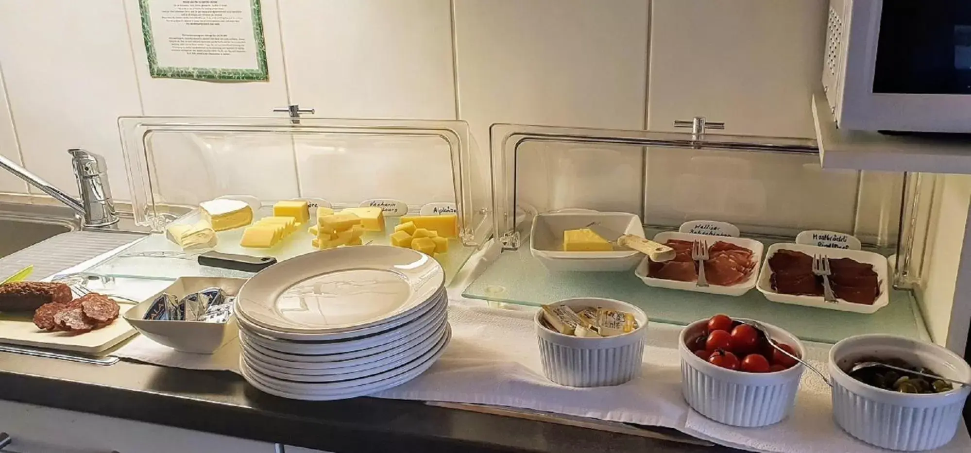 Food and drinks, Breakfast in Chalet-Gafri - BnB - Frühstückspension - Service wie im Hotel