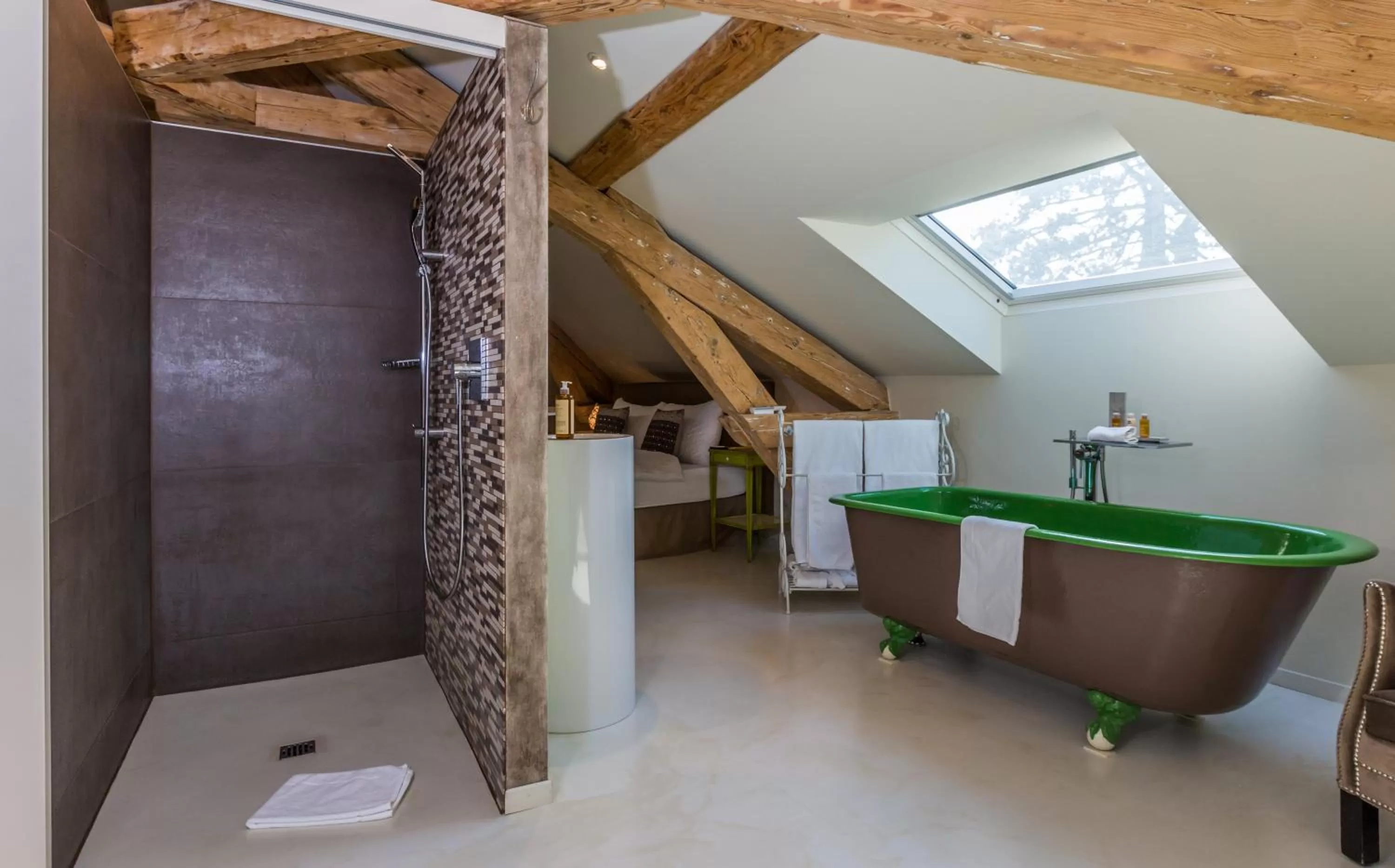 Bedroom in La Maison d'Igor