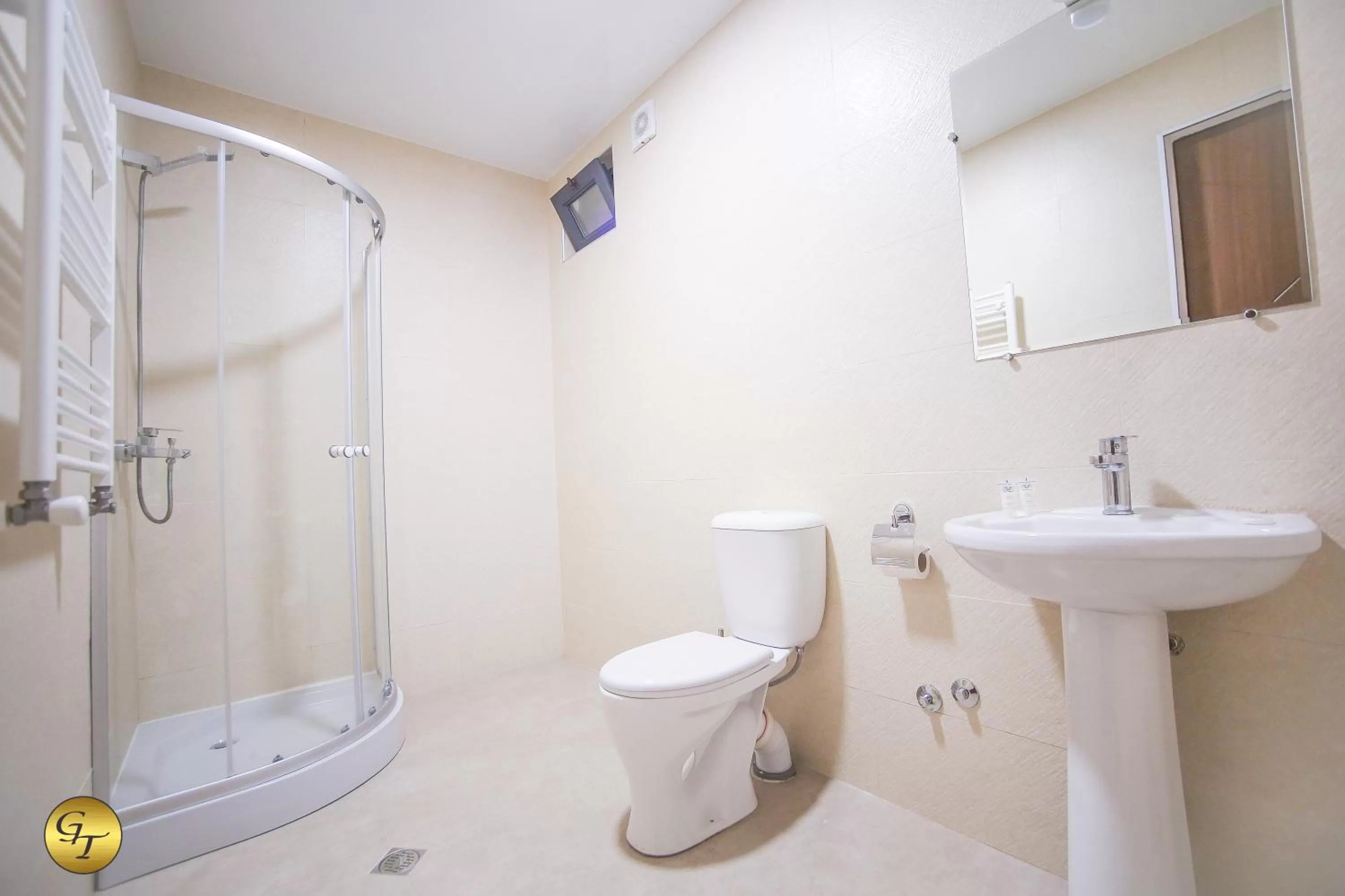 Bathroom in Hotel Green Town