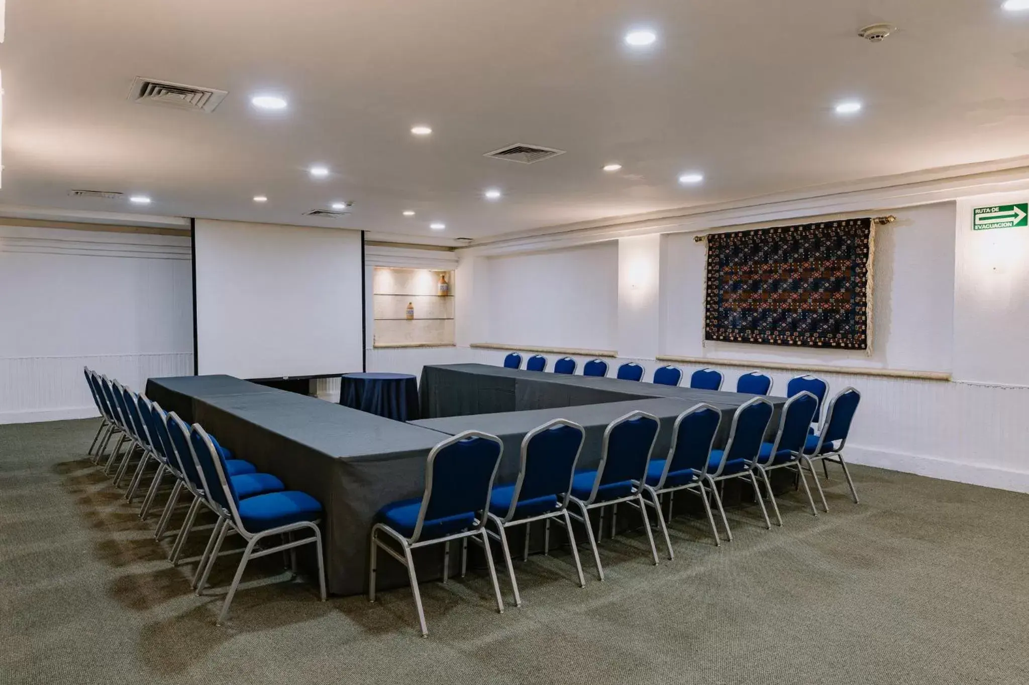 Meeting/conference room in Holiday Inn Merida, an IHG Hotel